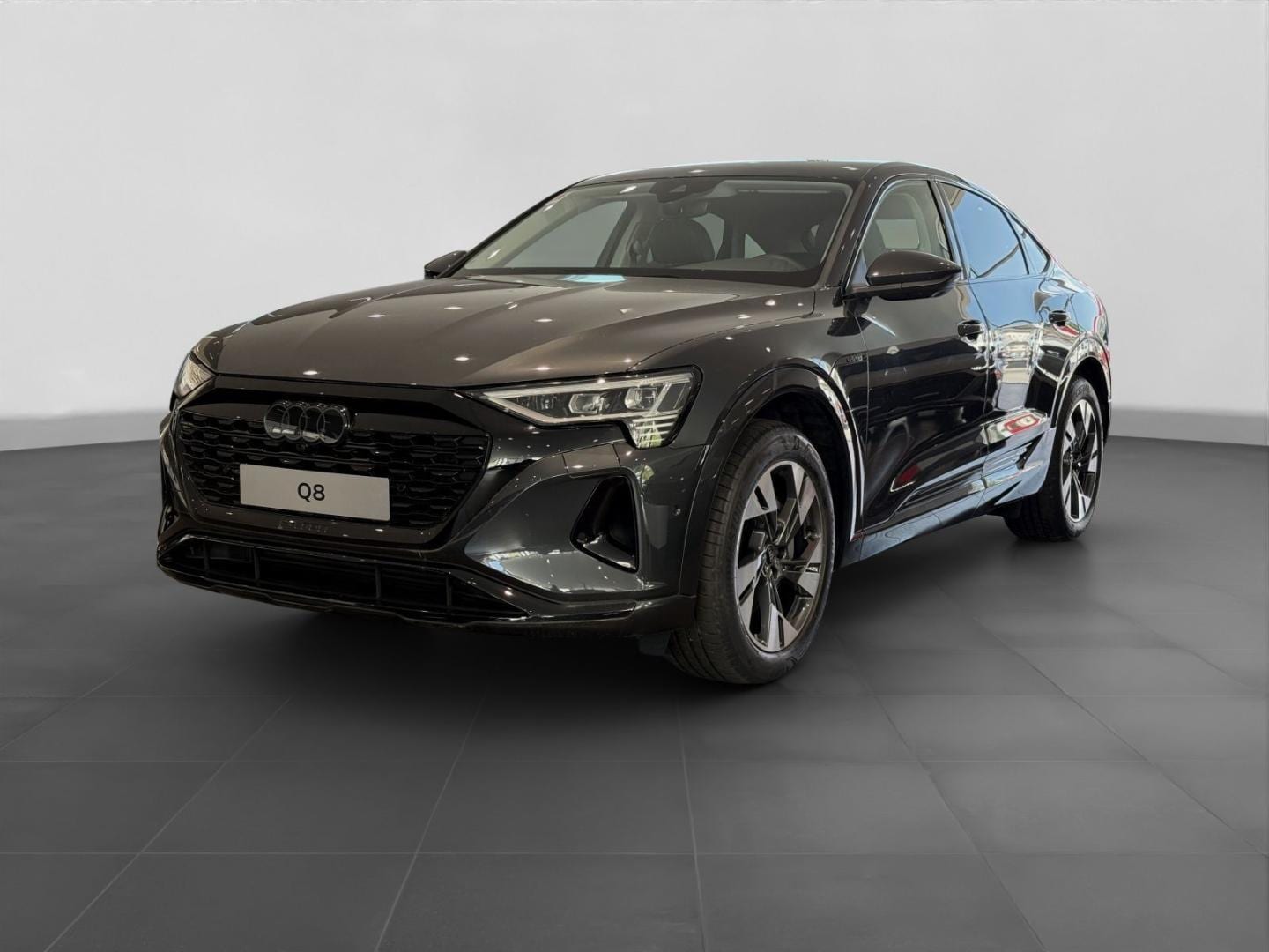 Bild über Audi Q8 Sportback e-tron advanced 50 e-tron quattro - für weitere Informationen kontaktieren Sie den Audi Partner
