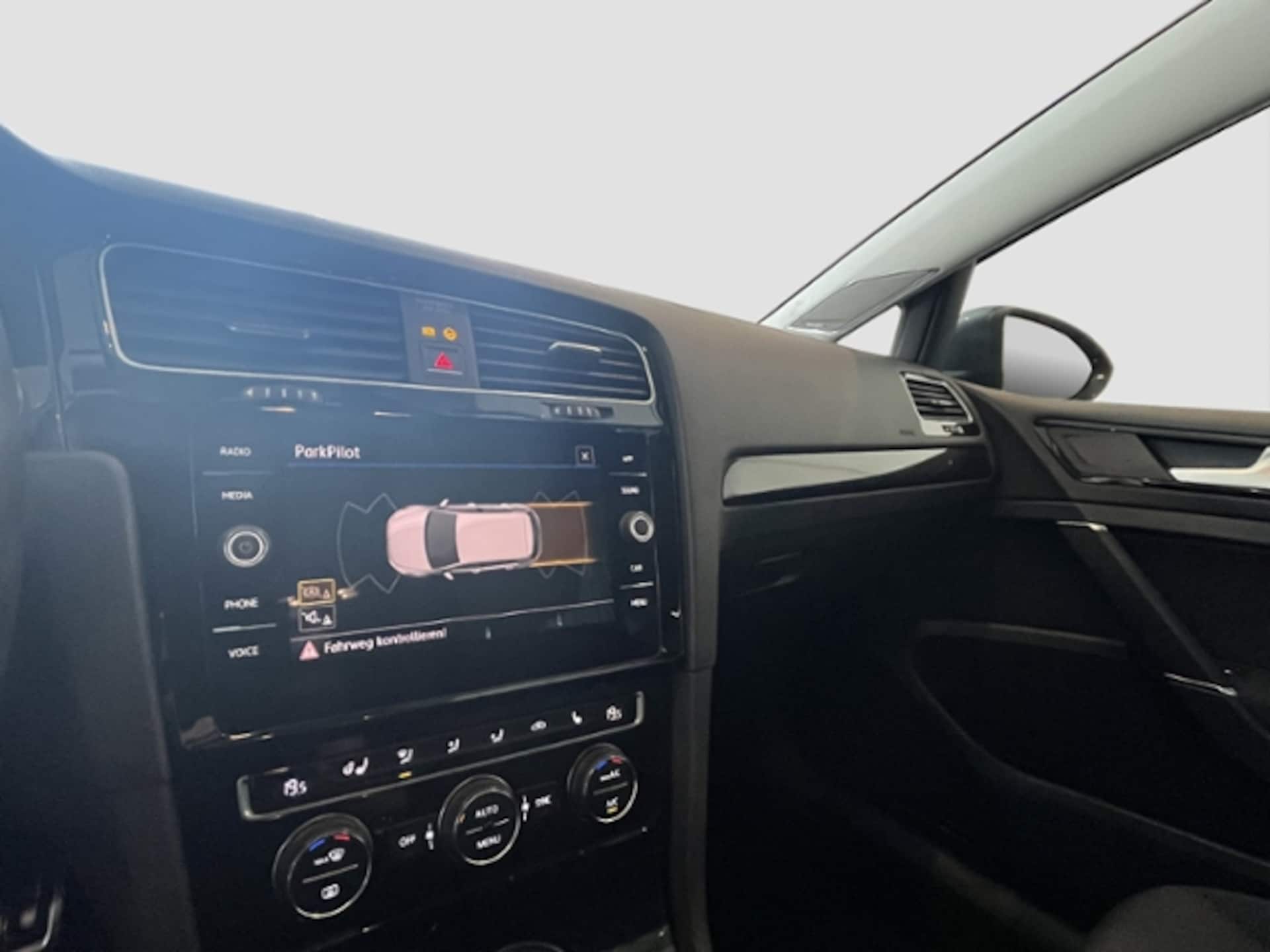 Volkswagen Golf SOUND