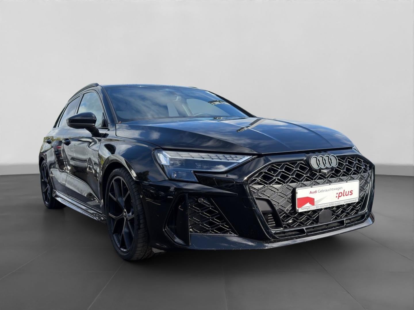 Bild über Audi RS 3 Sportback TFSI quattro 294 kW S tronic - für weitere Informationen kontaktieren Sie den Audi Partner