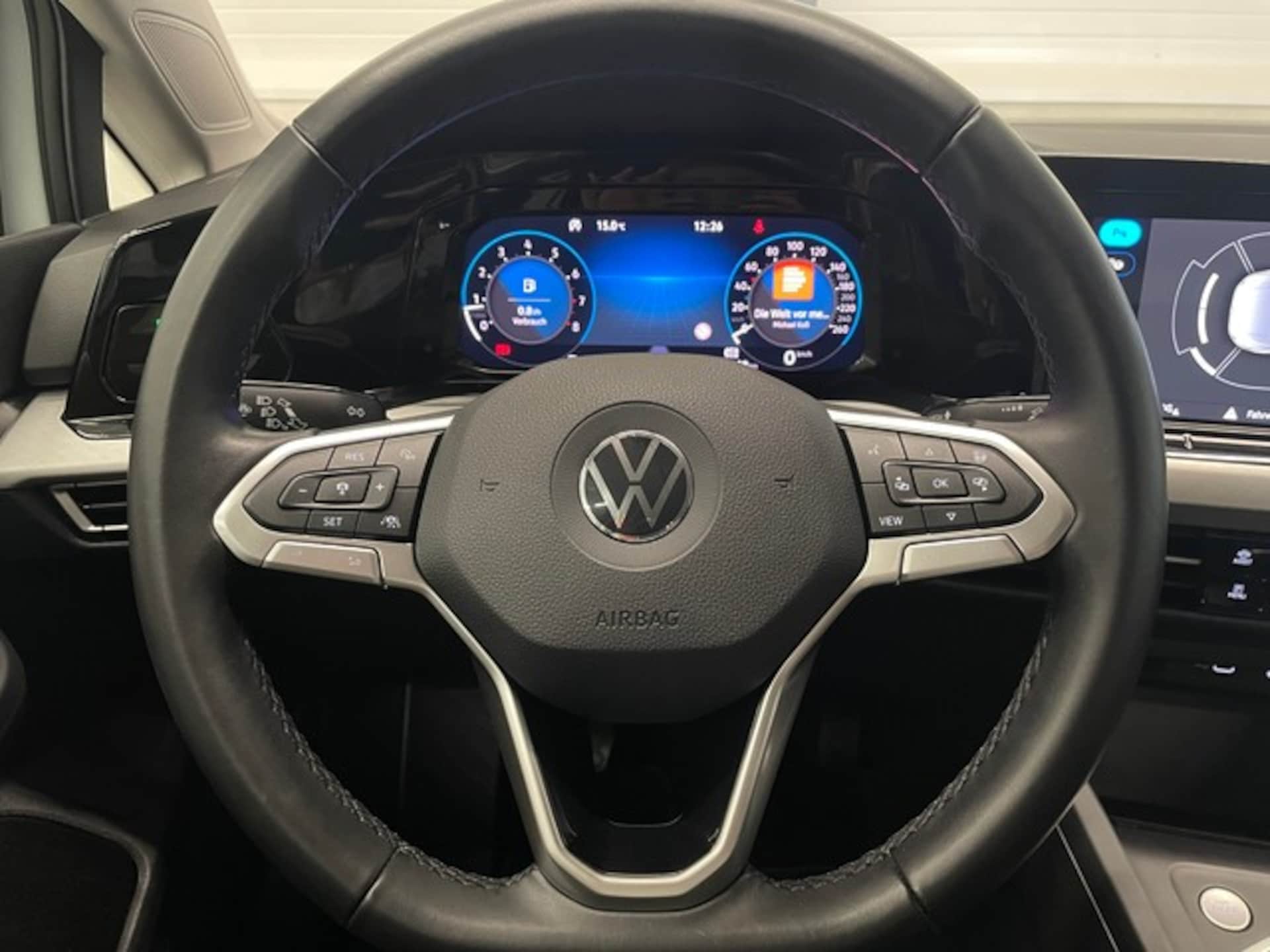 Volkswagen Golf Life