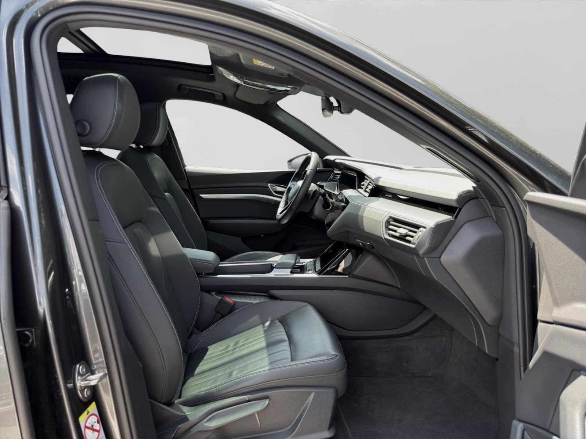 Audi Q8 e-tron S line