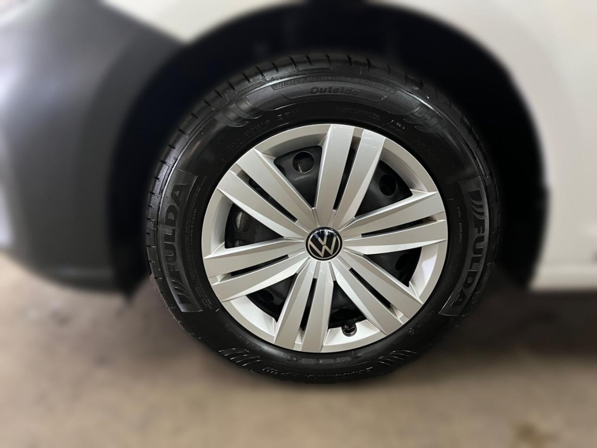 Volkswagen Caddy Basis-Modell
