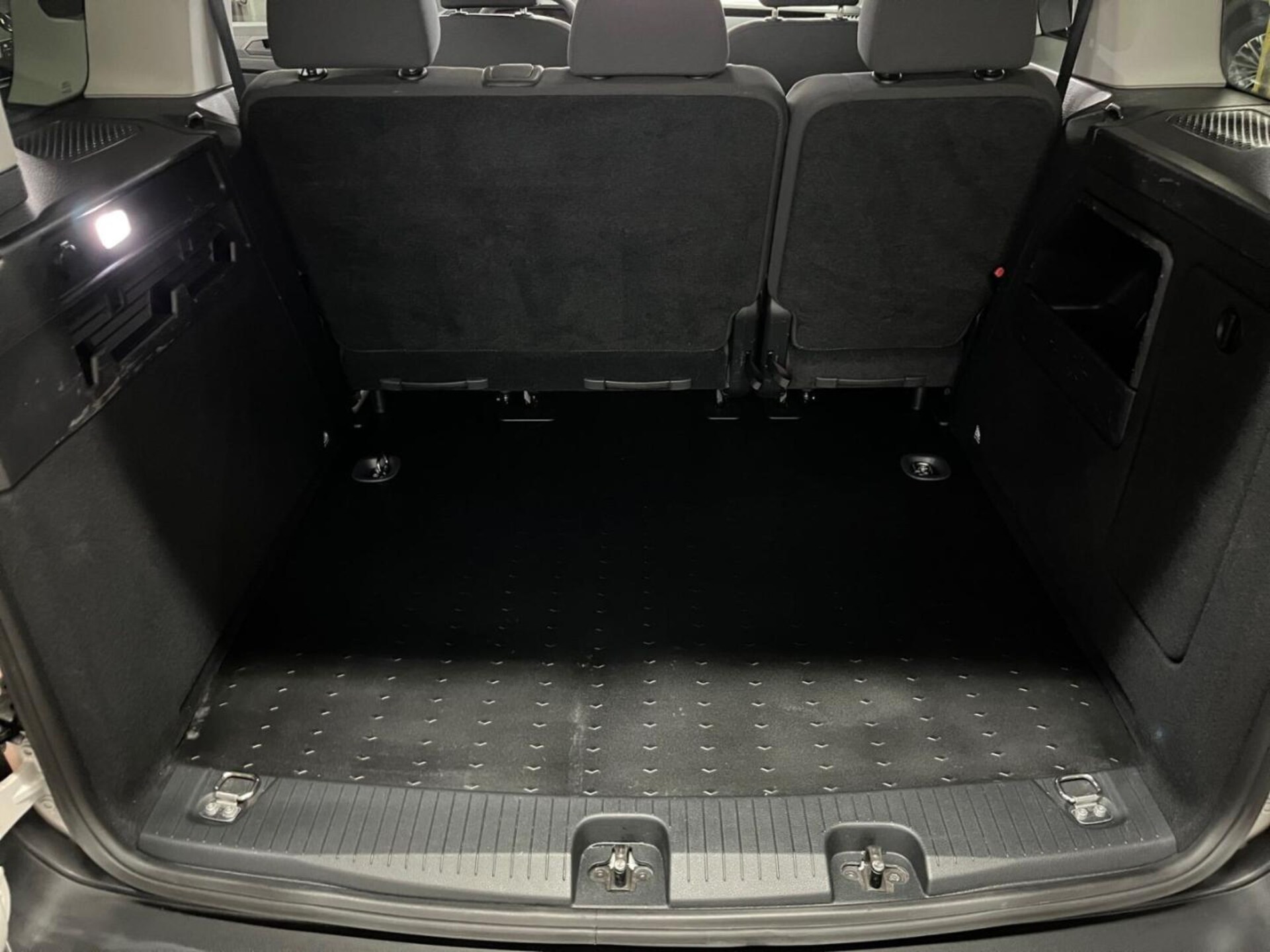 Volkswagen Caddy Basis-Modell