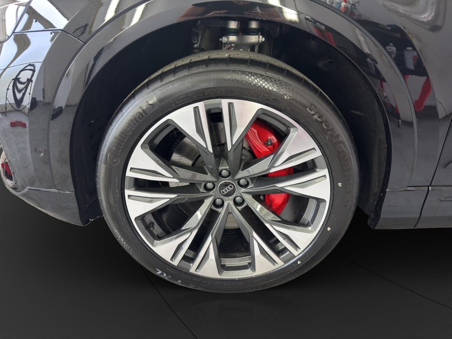 Bild über Audi Q8 SUV TFSI e S line business TFSI e quattro 360 kW tiptronic - für weitere Informationen kontaktieren Sie den Audi Partner