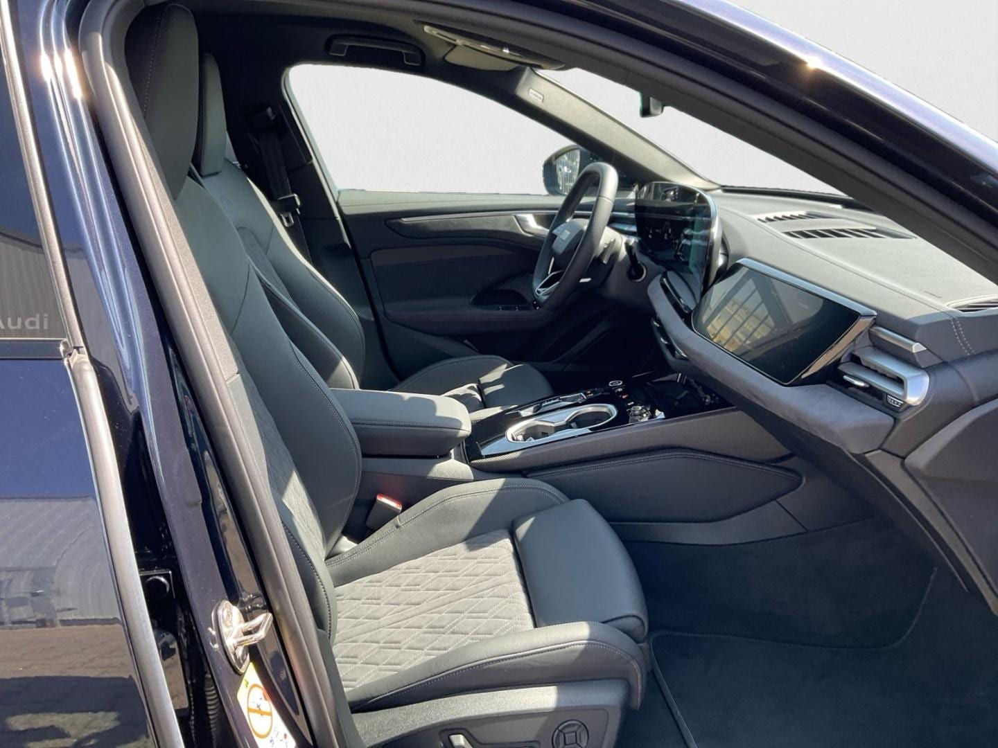 Bild über Audi A6 Avant edition one TDI quattro 150 kW S tronic - für weitere Informationen kontaktieren Sie den Audi Partner