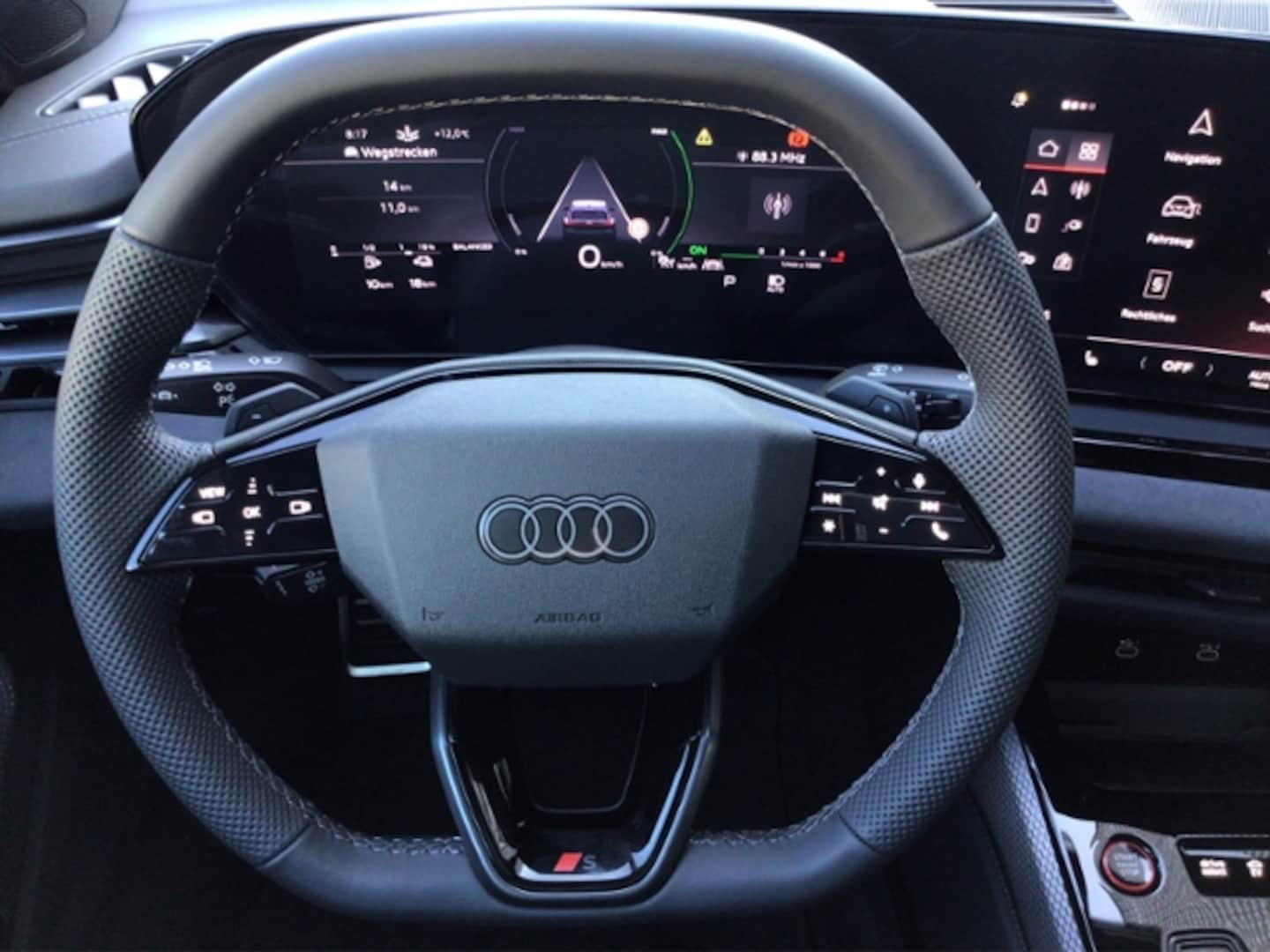 Bild über Audi A5 Avant e-hybrid e-hybrid quattro 270 kW S tronic - für weitere Informationen kontaktieren Sie den Audi Partner