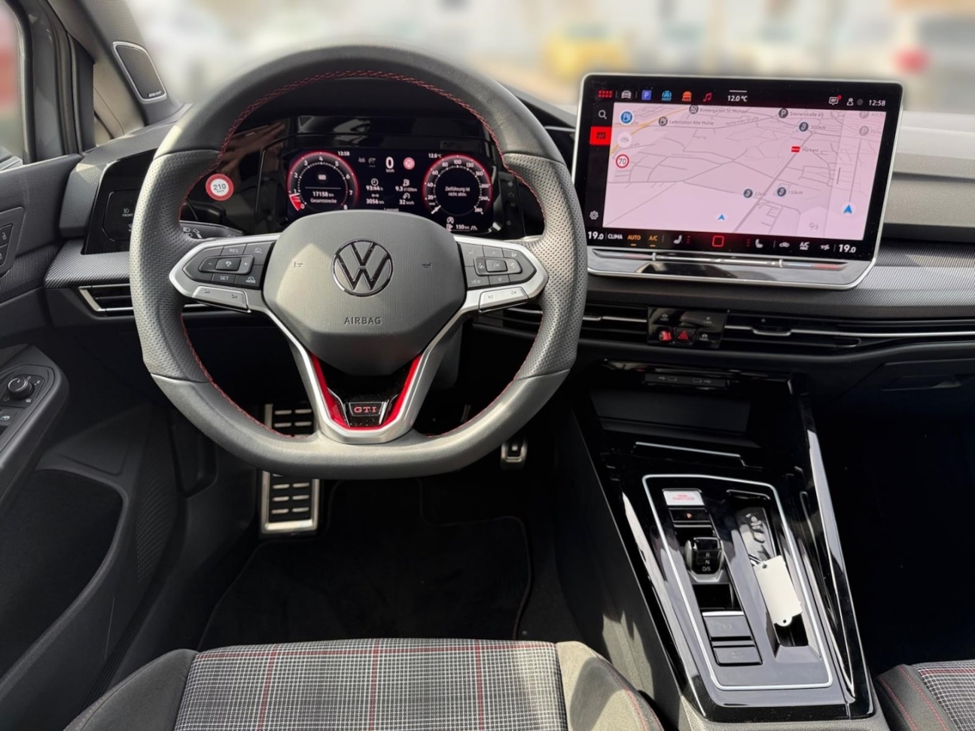 Volkswagen Golf GTI