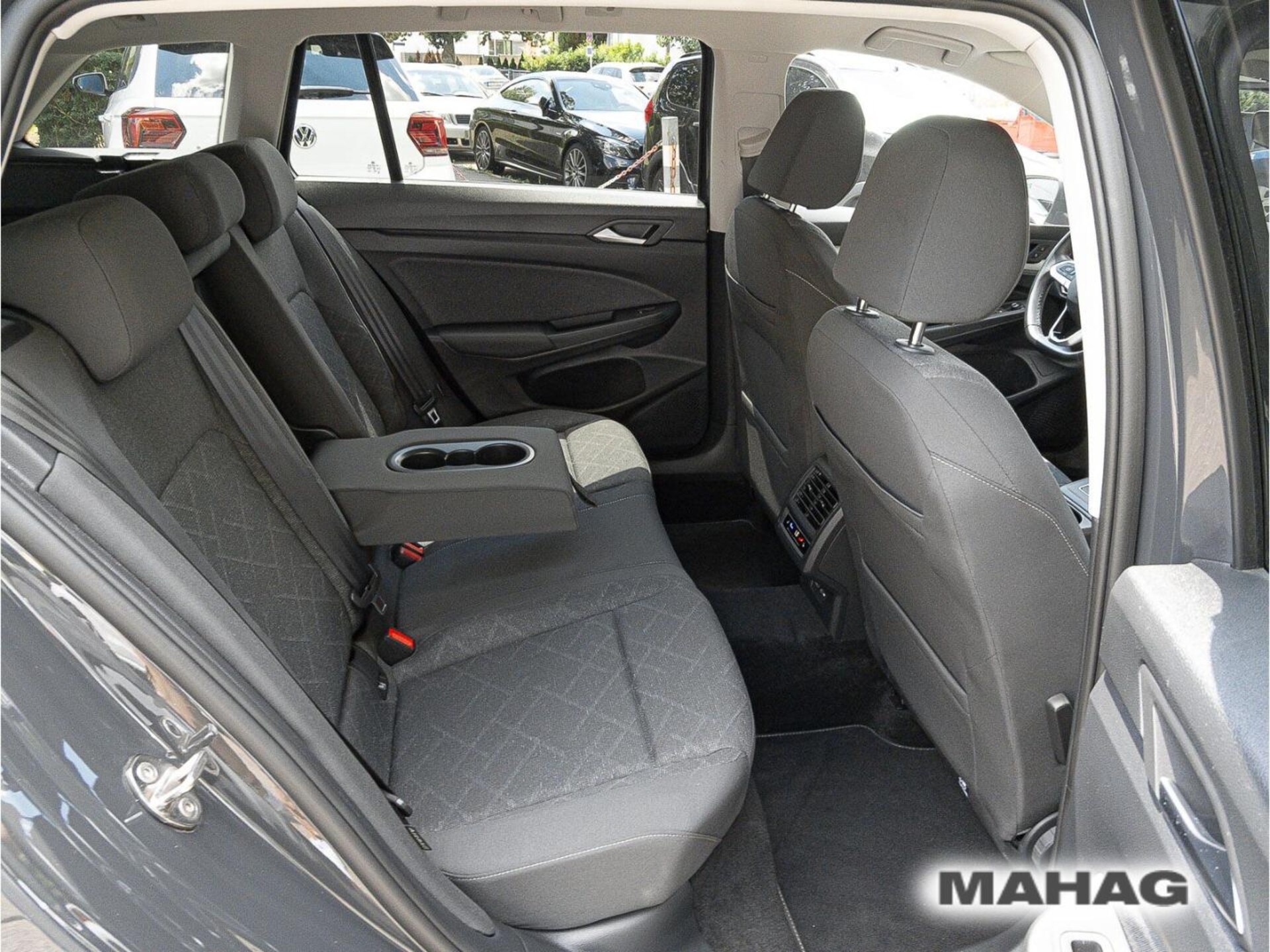Volkswagen Golf Variant Life