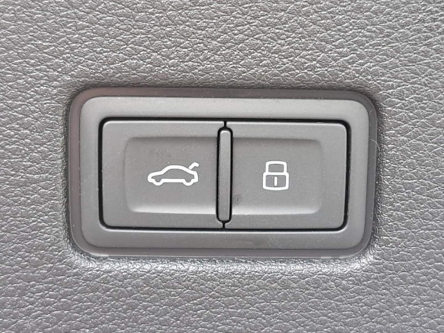Bild über Audi SQ8 TFSI quattro tiptronic - für weitere Informationen kontaktieren Sie den Audi Partner