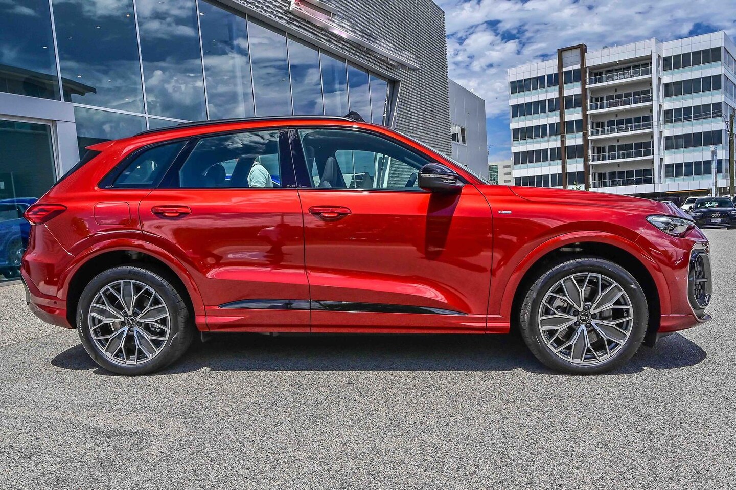 Image about Audi Q5 SUV TDI quattro 150 kW sport