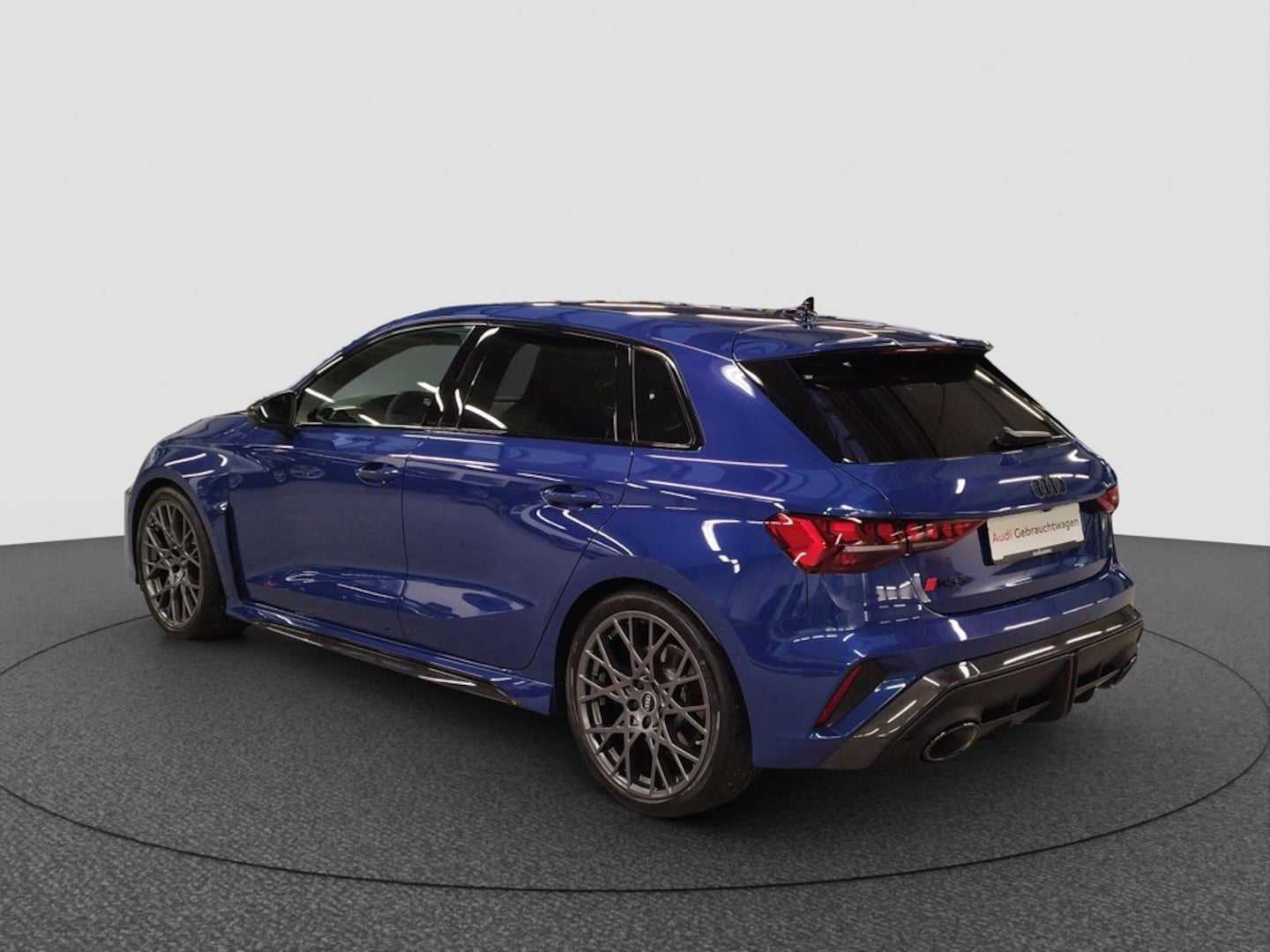 Bild über Audi RS 3 Sportback TFSI quattro S tronic - für weitere Informationen kontaktieren Sie den Audi Partner