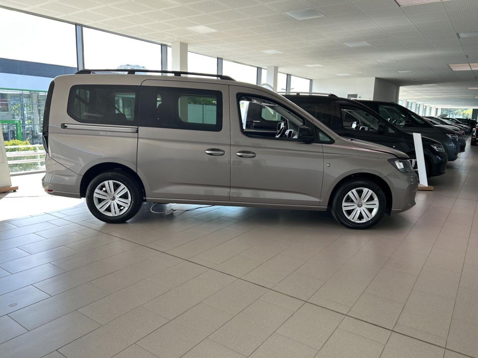 Volkswagen Caddy Maxi Basis-Modell
