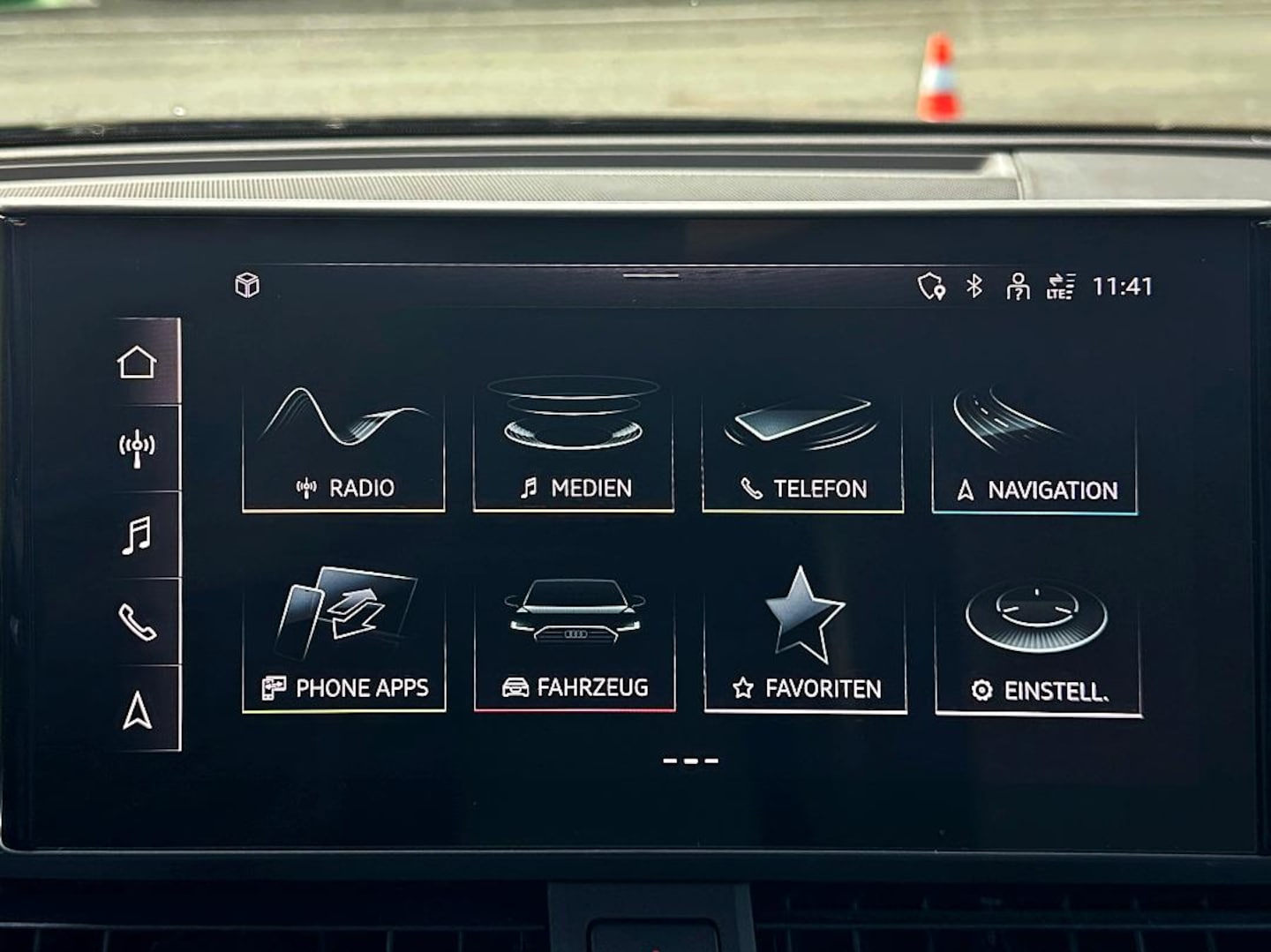 Bild über Audi A4 Avant S line 45 TFSI quattro S tronic - für weitere Informationen kontaktieren Sie den Audi Partner