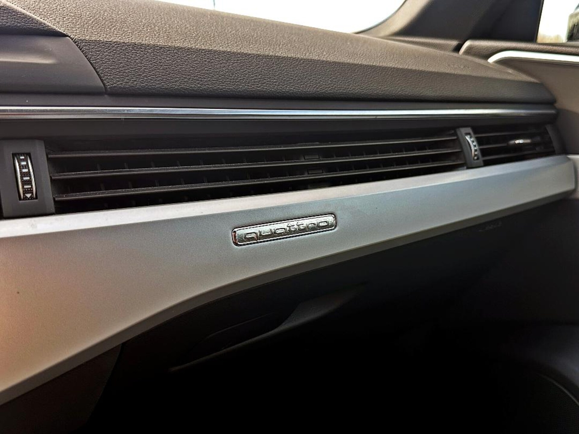 Audi A4 Avant S line