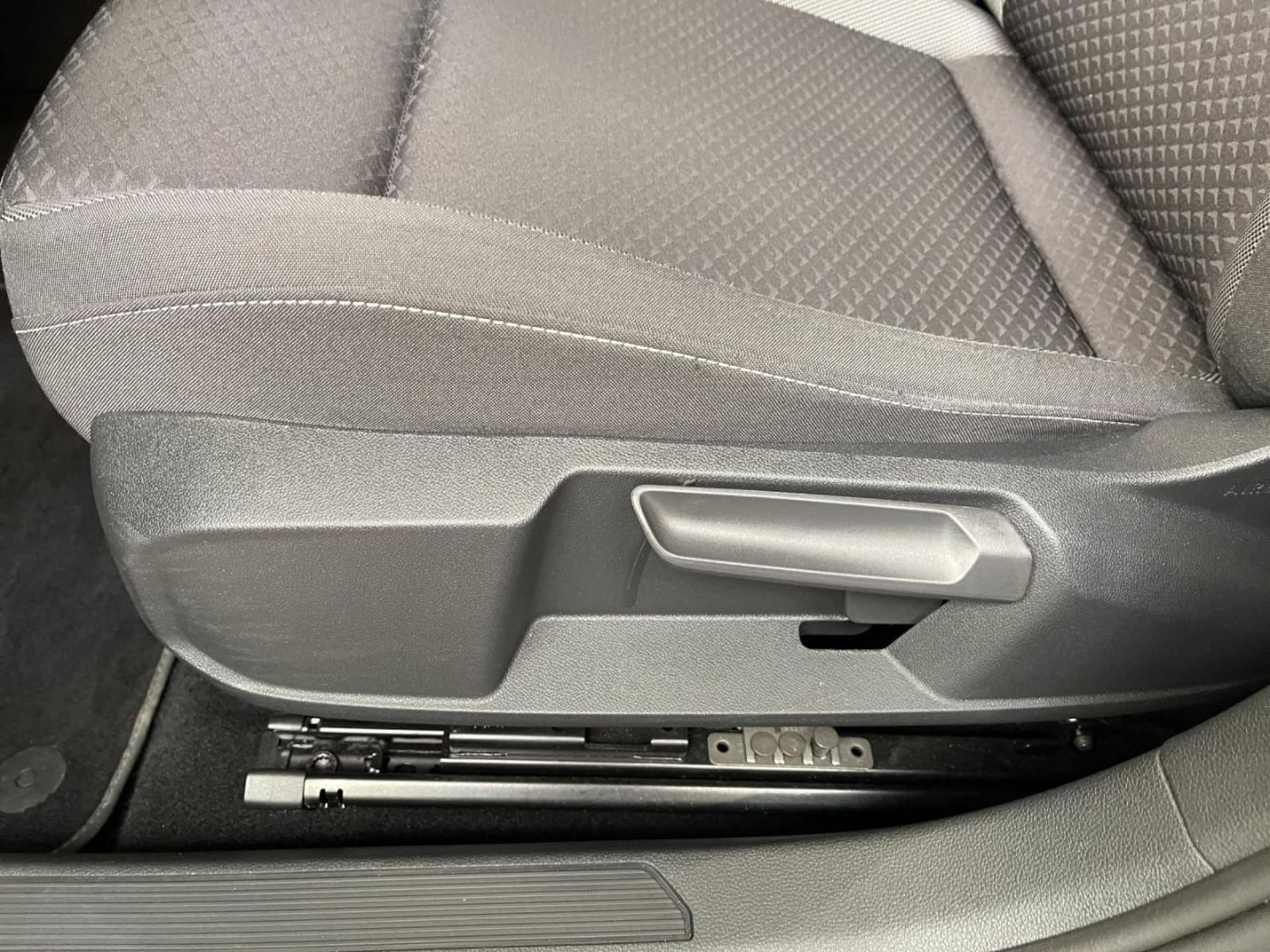 Volkswagen Golf Active