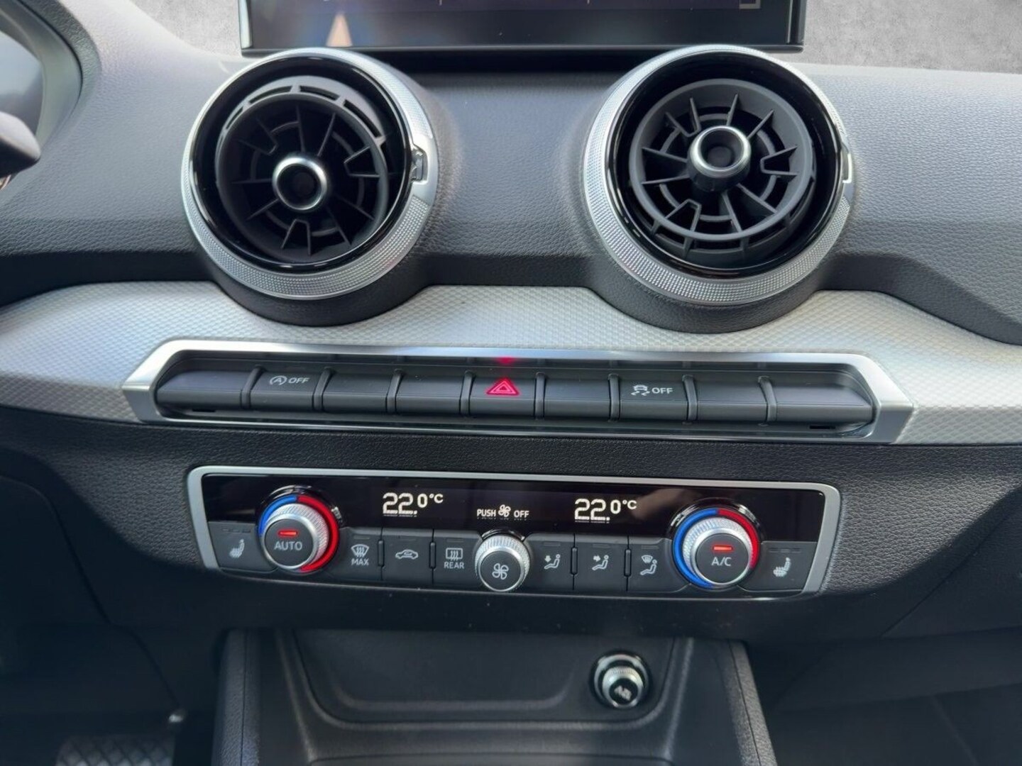 Bild über Audi Q2 S line 35 TDI quattro S tronic - für weitere Informationen kontaktieren Sie den Audi Partner