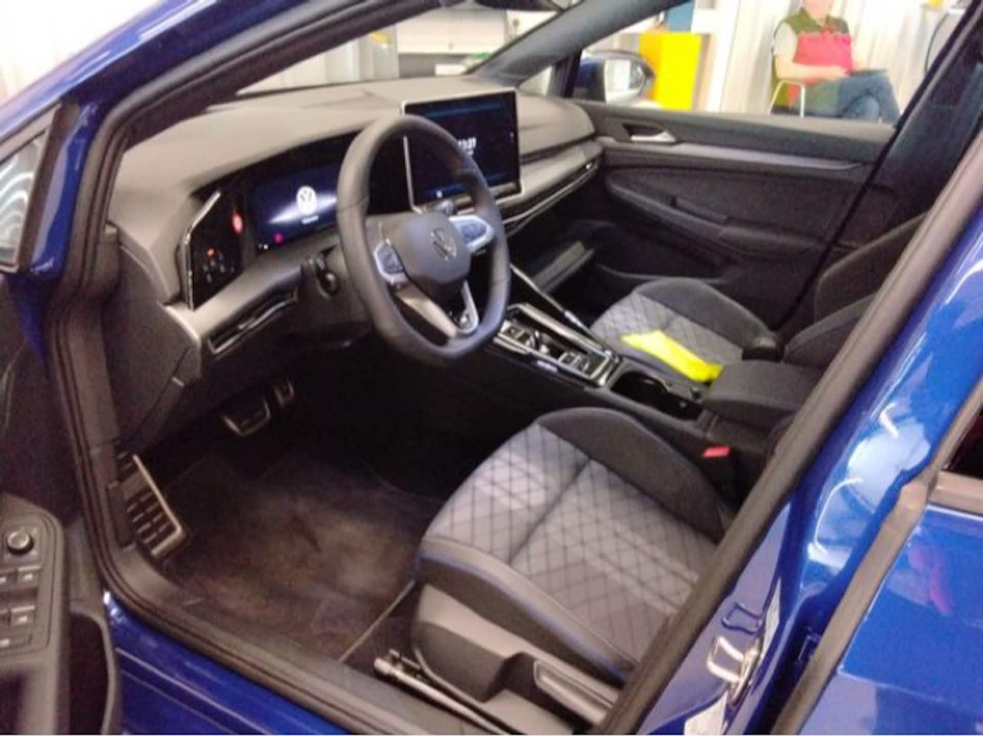 Volkswagen Golf R-Line
