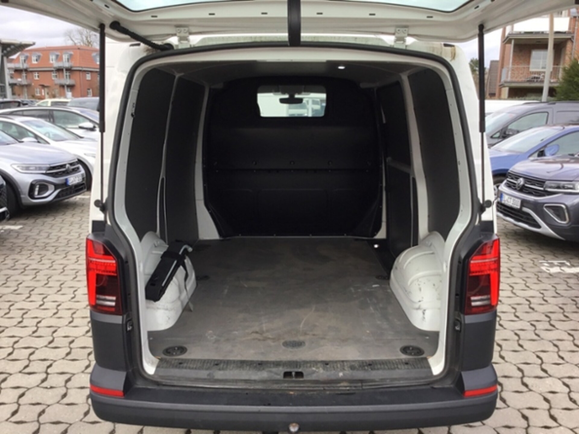 Volkswagen T6.1 Transporter Kasten kurzer Radstand