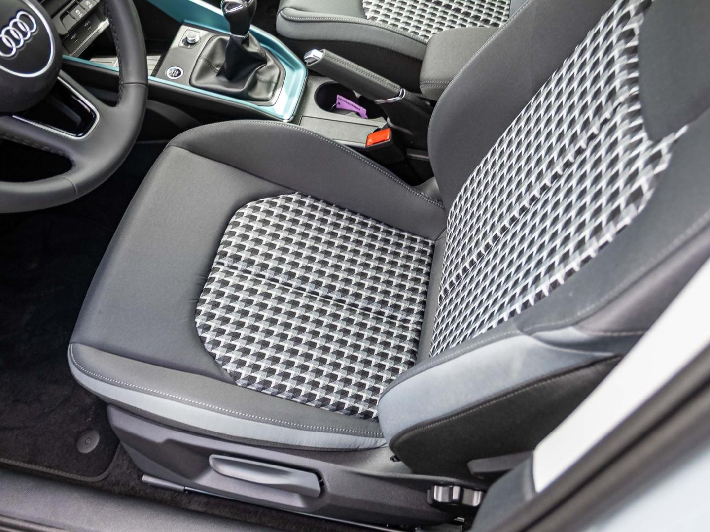 Bild über Audi A1 Sportback advanced 25 TFSI Schaltgetriebe - für weitere Informationen kontaktieren Sie den Audi Partner