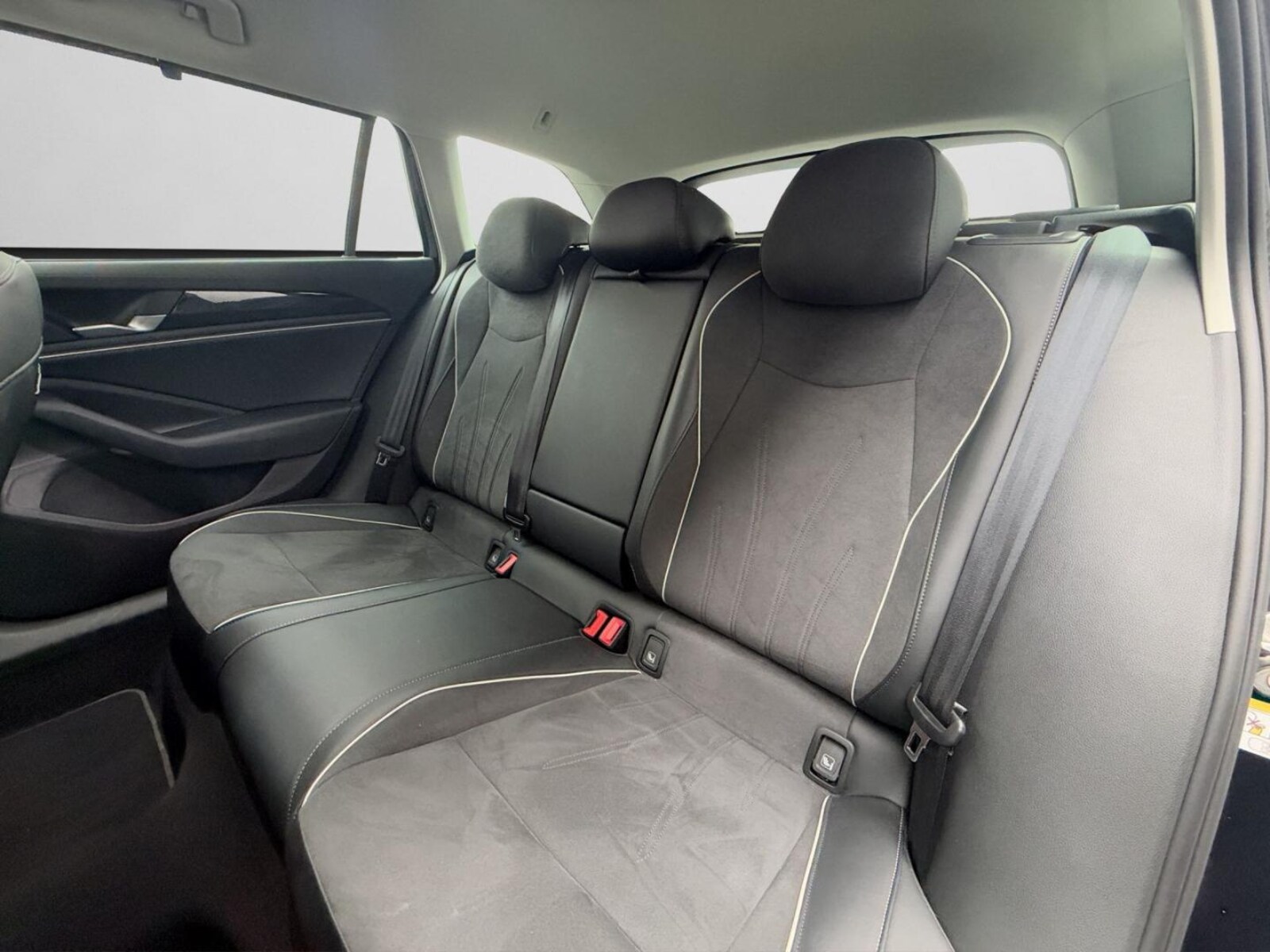 Volkswagen Passat – Bild 14