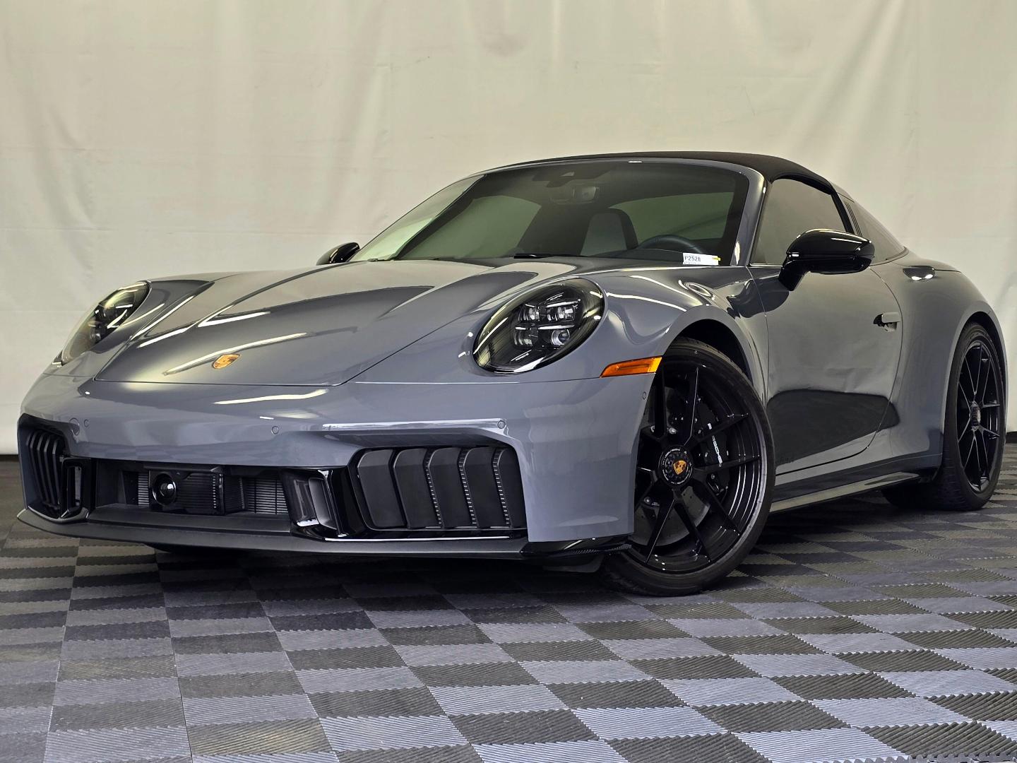2025 Porsche 911 GTS