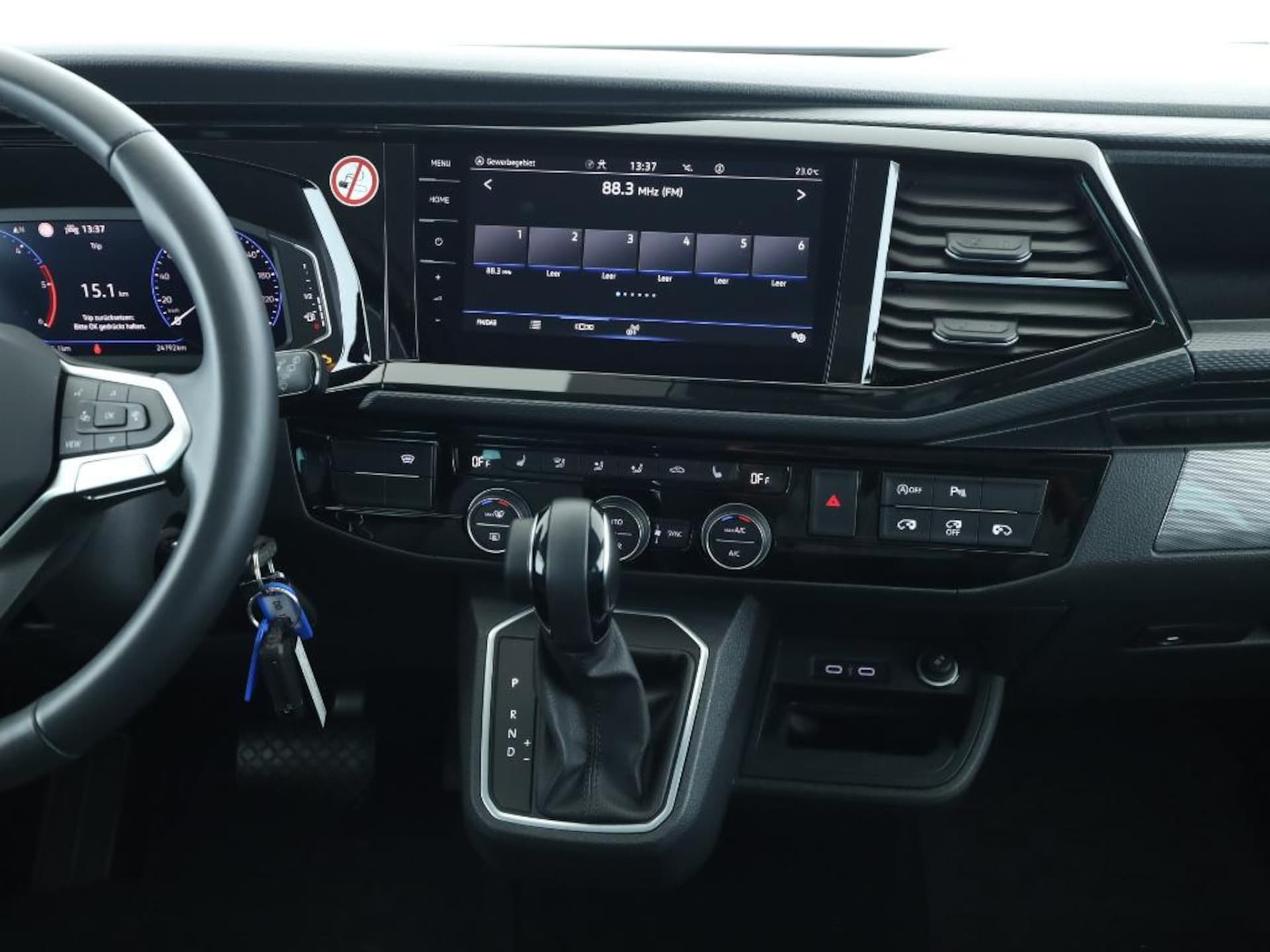 Volkswagen T6.1 Caravelle kurzer Radstand Highline