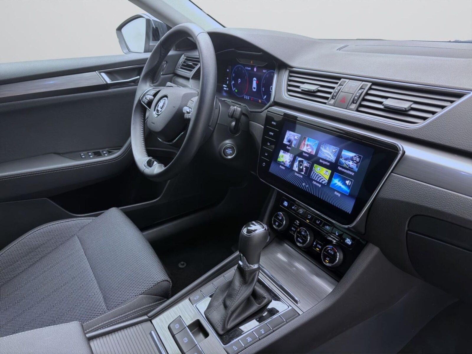 Škoda Superb Combi – Bild 18