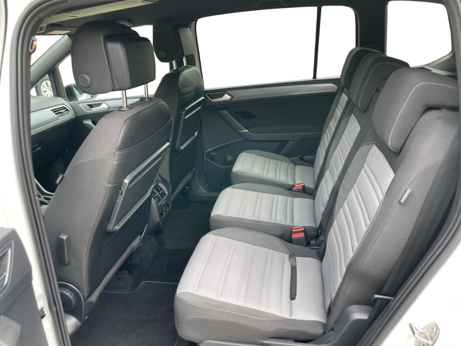 Volkswagen Touran – Bild 14