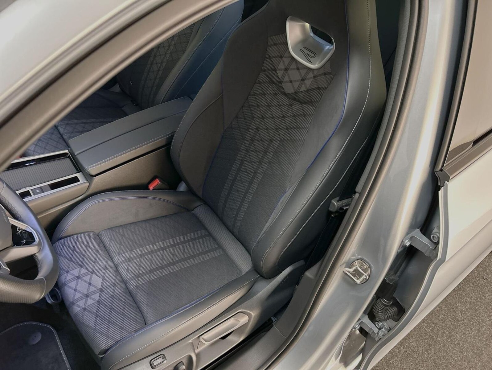 Volkswagen Passat – Bild 11