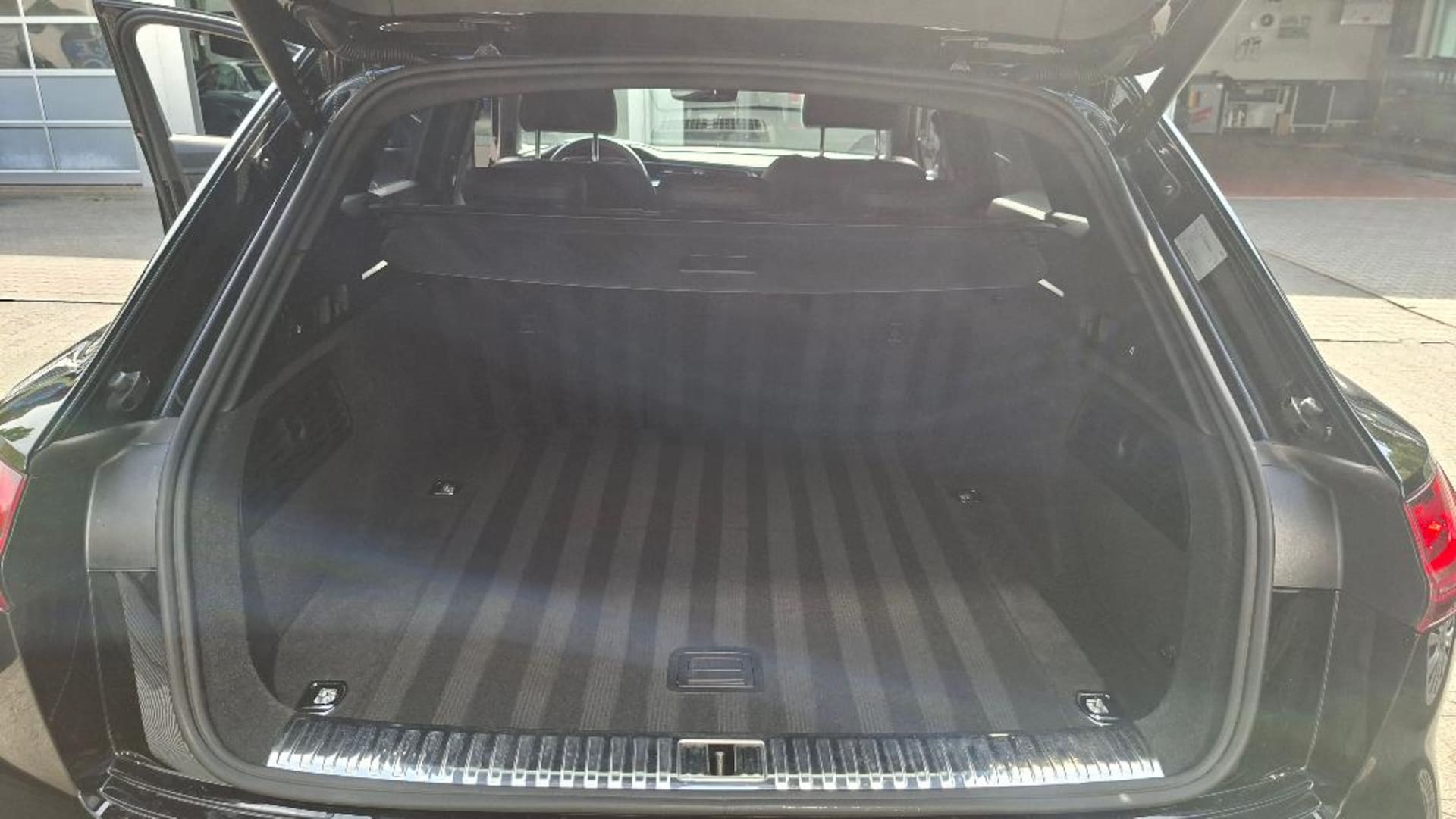 Audi Q8 e-tron S line