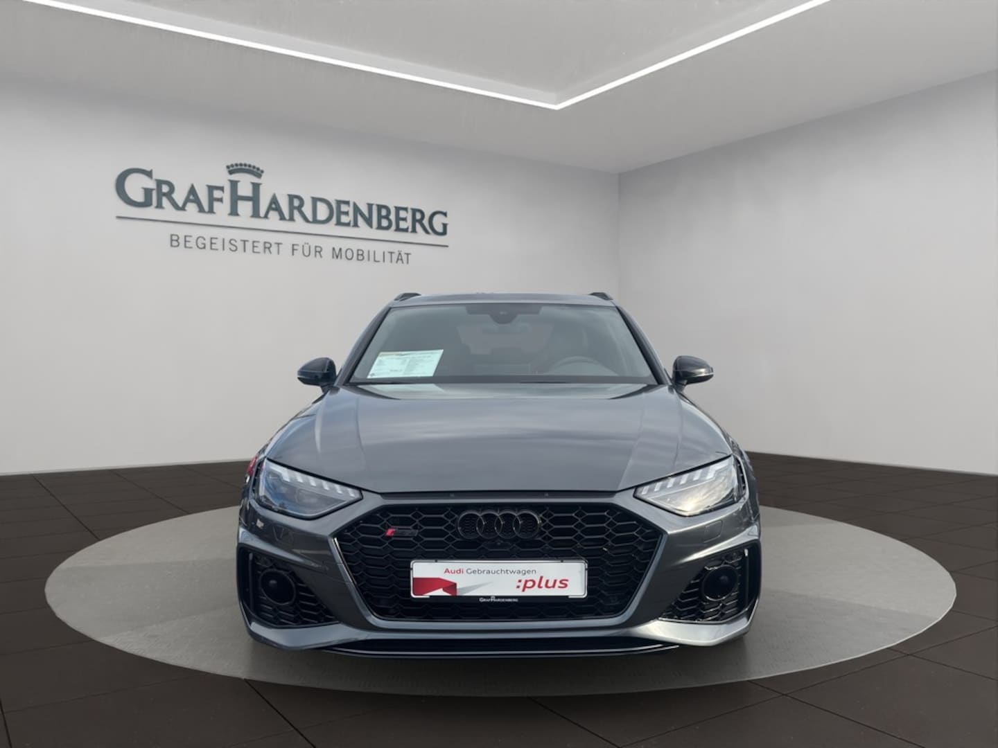 Bild über Audi RS 4 Avant TFSI quattro tiptronic - für weitere Informationen kontaktieren Sie den Audi Partner