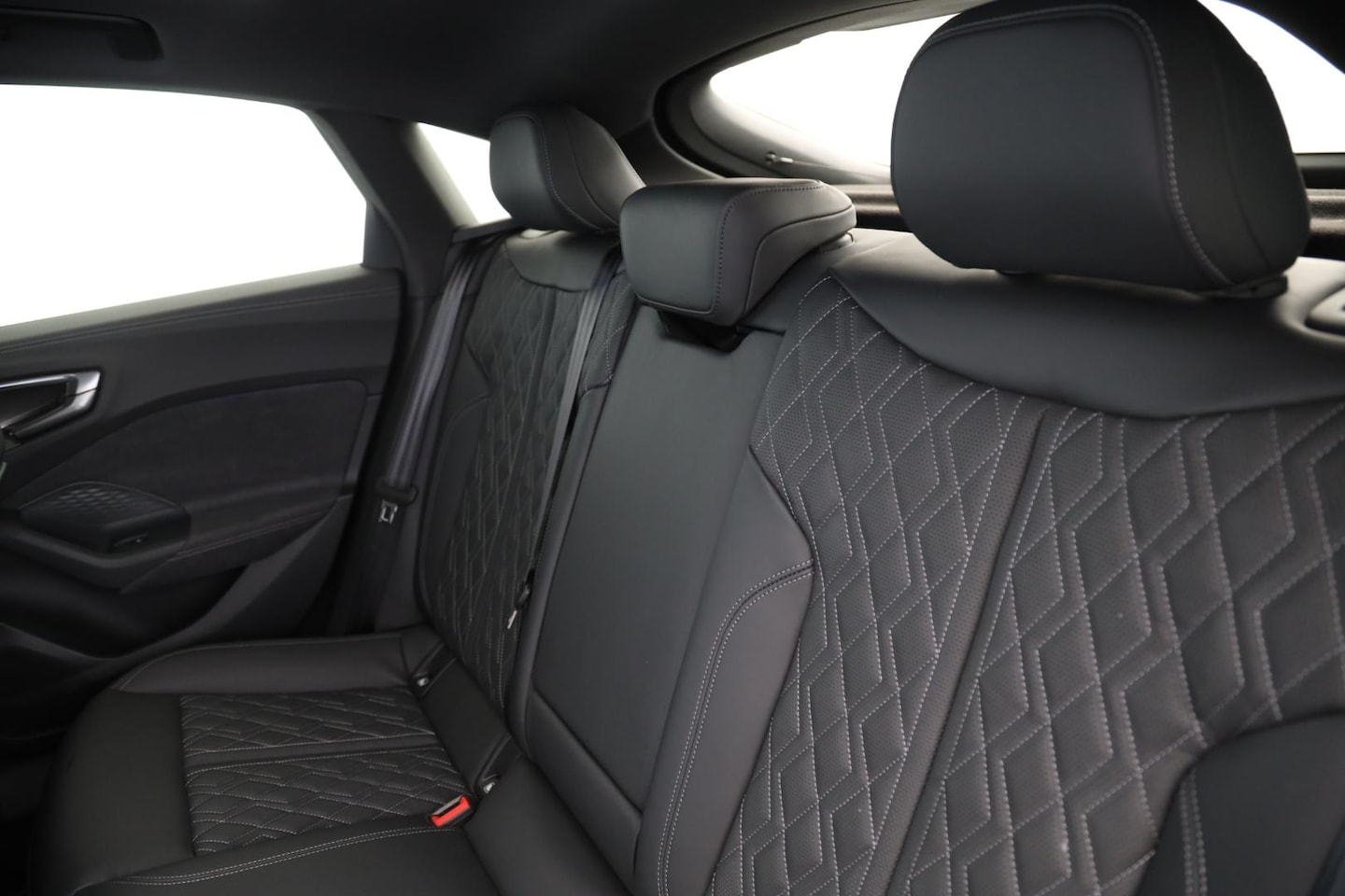 Bild über Audi S5 Limousine TFSI 270 kW S tronic - für weitere Informationen kontaktieren Sie den Audi Partner
