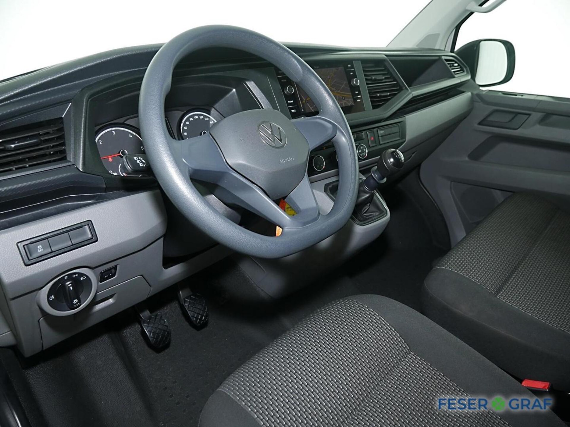 Volkswagen T6.1 Transporter Kombi langer Radstand