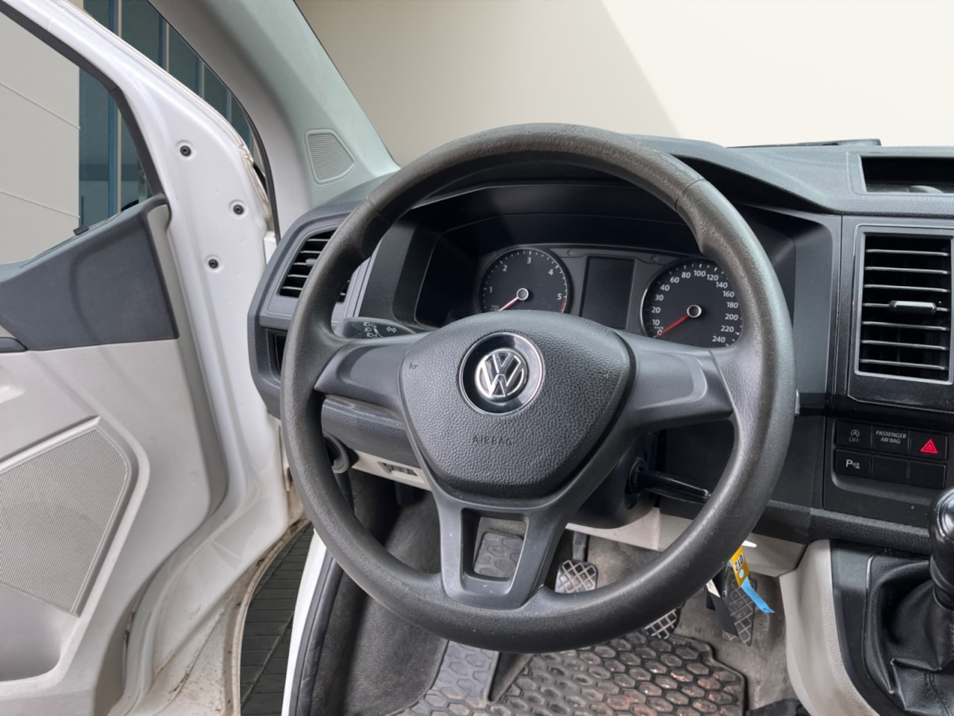Volkswagen T6 Transporter Kasten langer Radstand