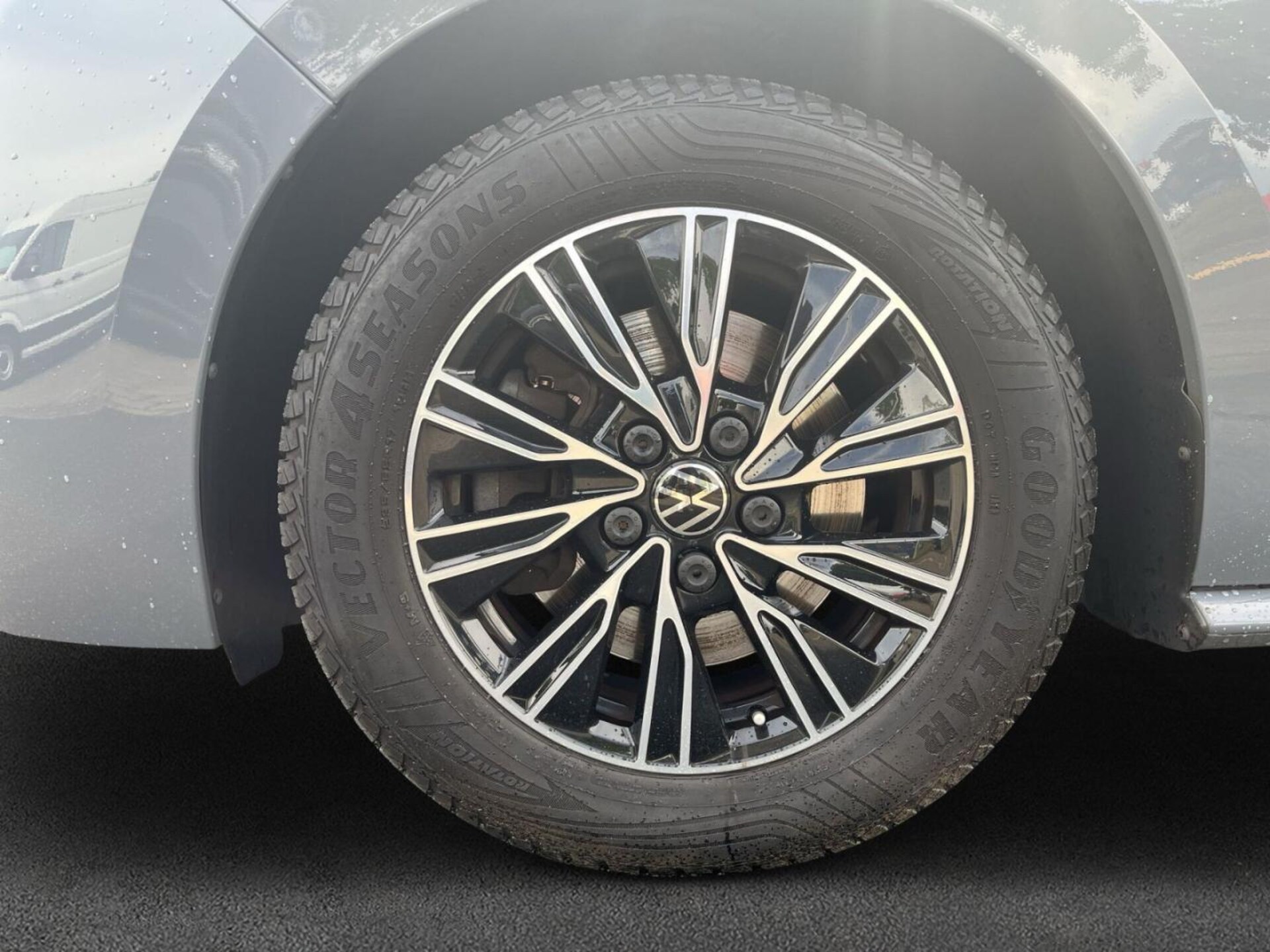 Volkswagen Multivan Basis-Modell