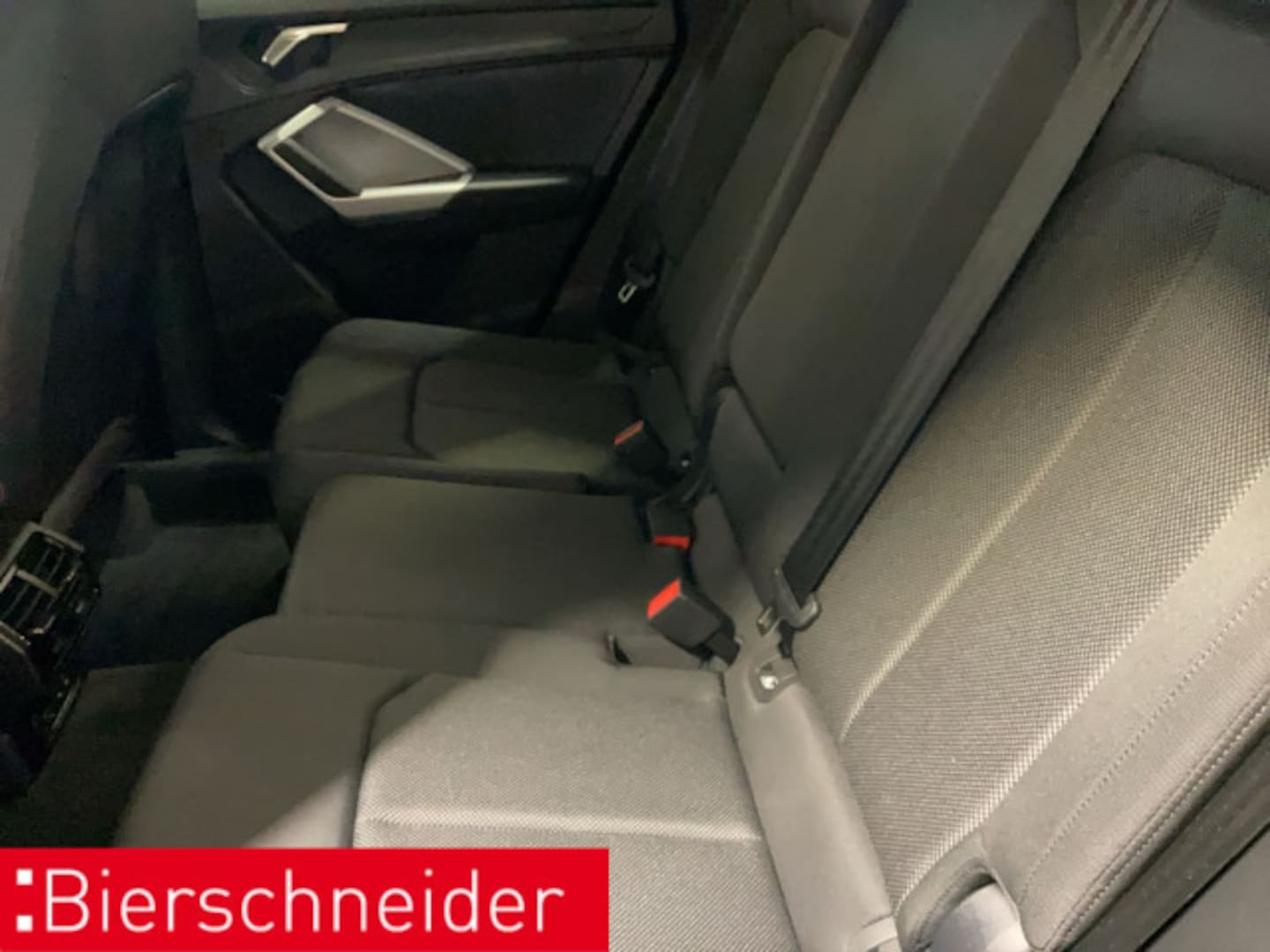 Bild über Audi Q3 TFSI quattro 140 kW S tronic - für weitere Informationen kontaktieren Sie den Audi Partner