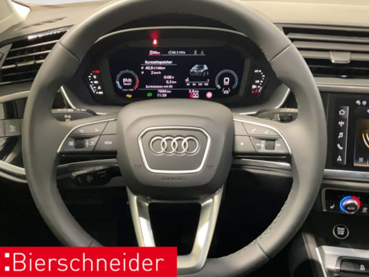 Bild über Audi Q3 TFSI quattro 140 kW S tronic - für weitere Informationen kontaktieren Sie den Audi Partner