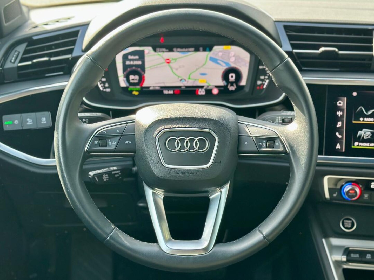 Bild über Audi Q3 Sportback S line 35 TFSI S tronic - für weitere Informationen kontaktieren Sie den Audi Partner