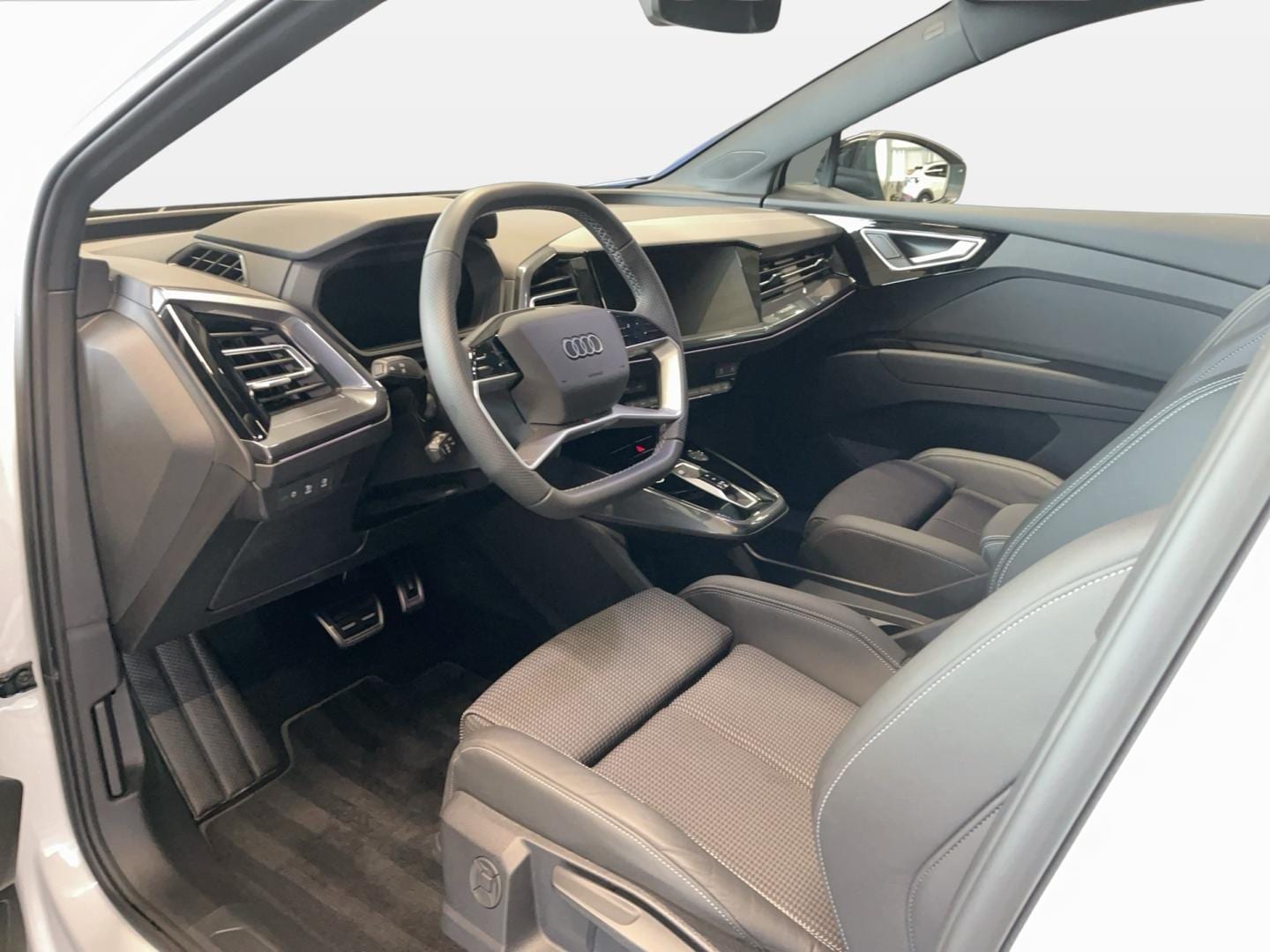 Bild über Audi Q4 e-tron 45 e-tron quattro - für weitere Informationen kontaktieren Sie den Audi Partner