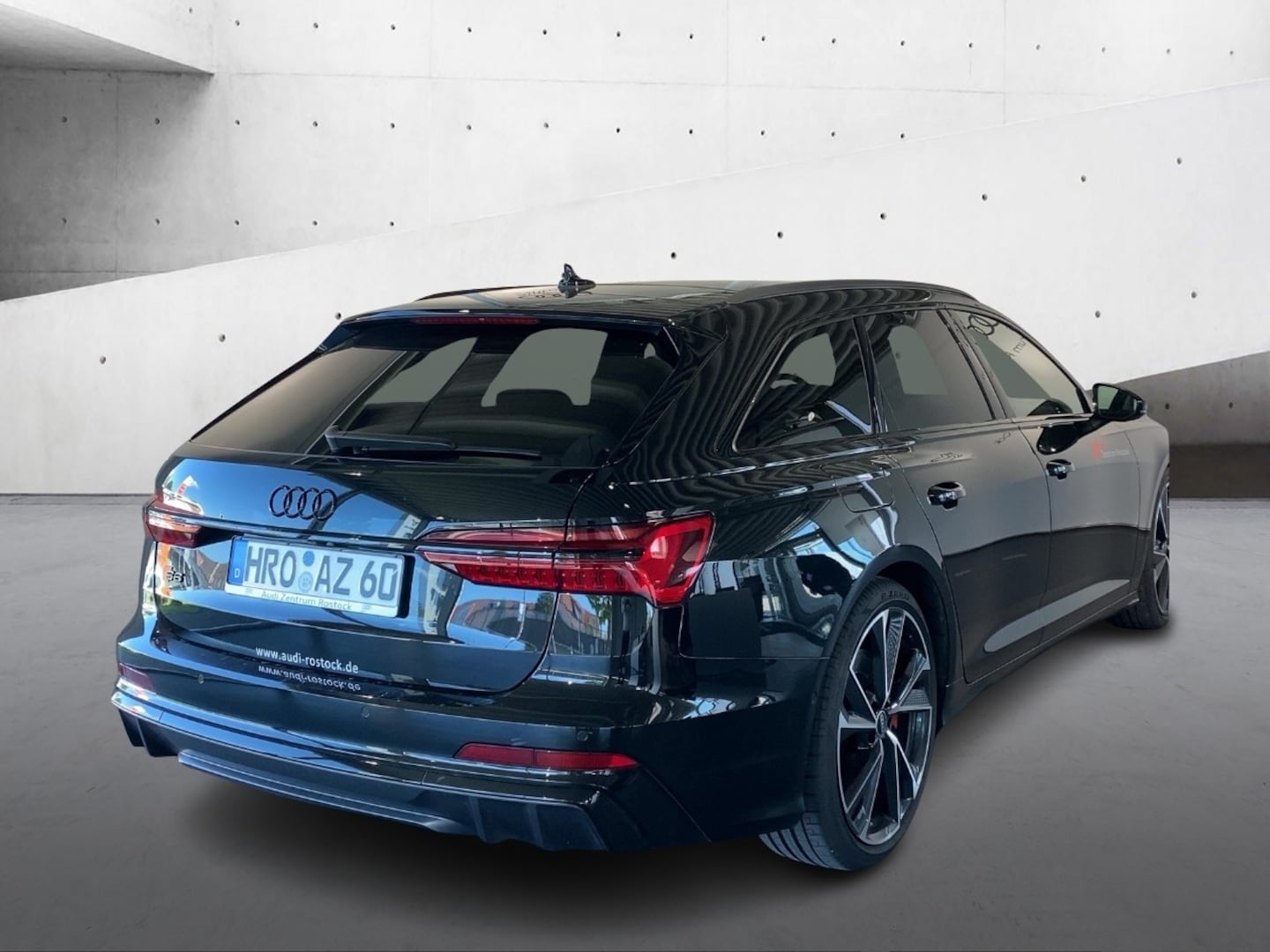 Bild über Audi S6 Avant TDI quattro tiptronic - für weitere Informationen kontaktieren Sie den Audi Partner