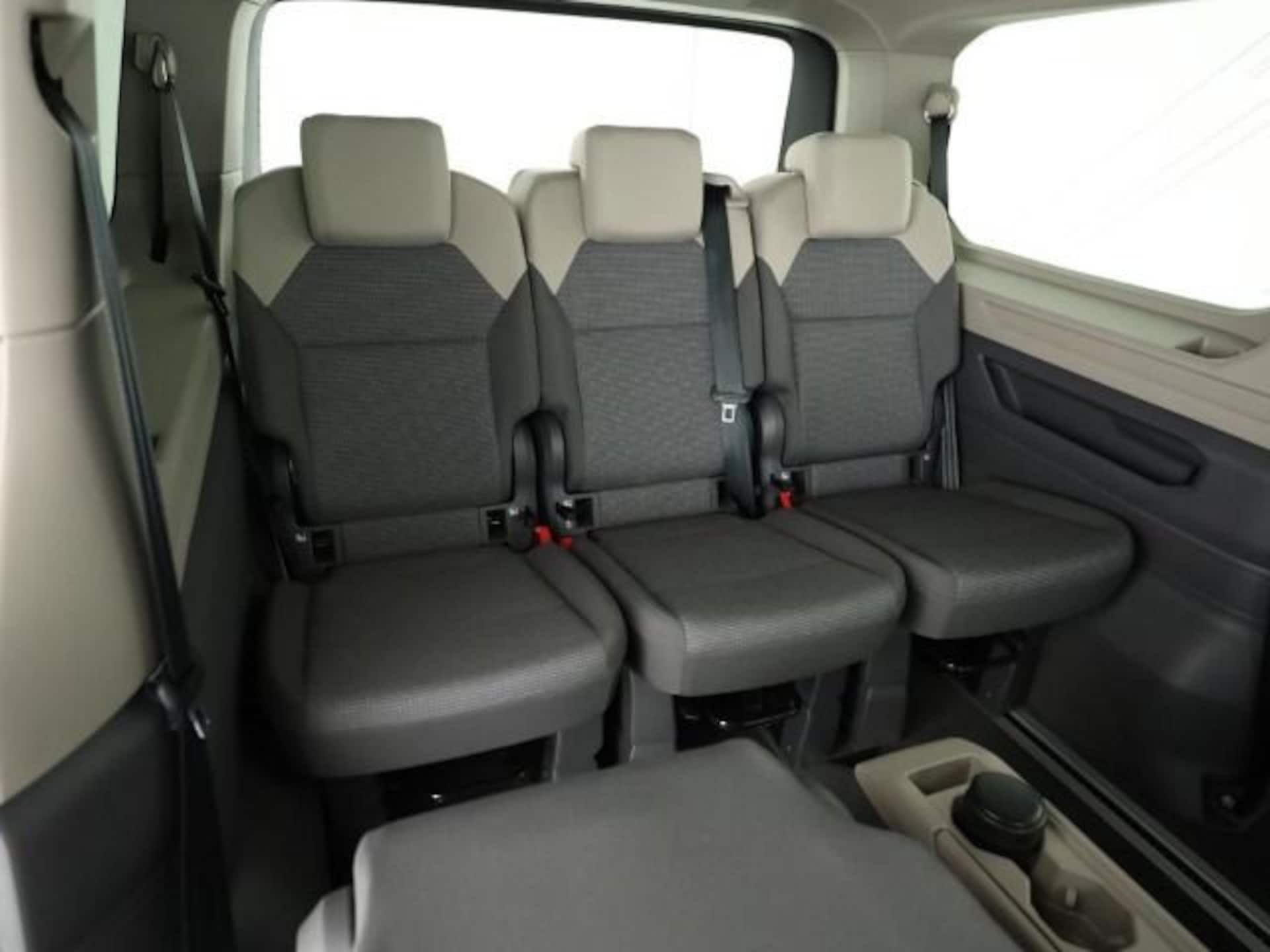 Volkswagen Multivan Langversion Basis-Modell