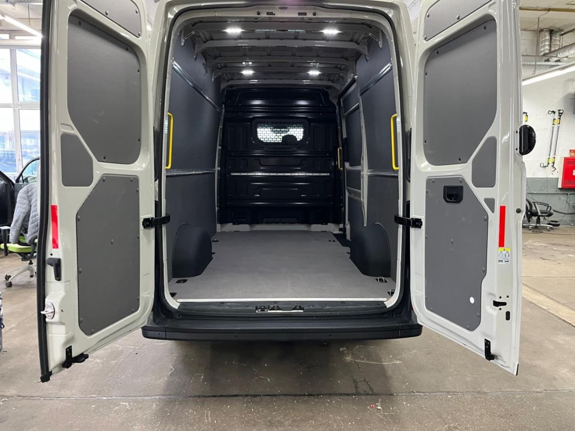 Volkswagen Crafter Kasten mittlerer Radstand