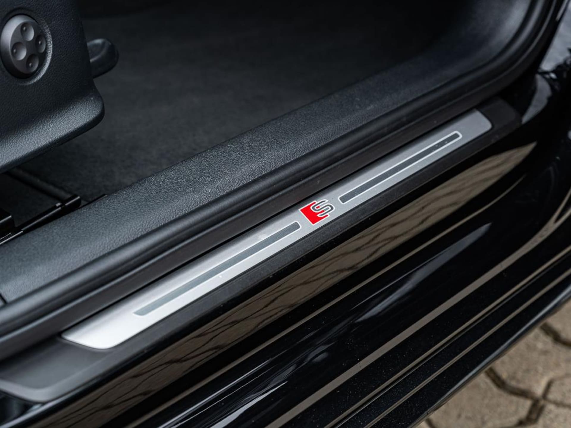 Audi A4 Limousine S line