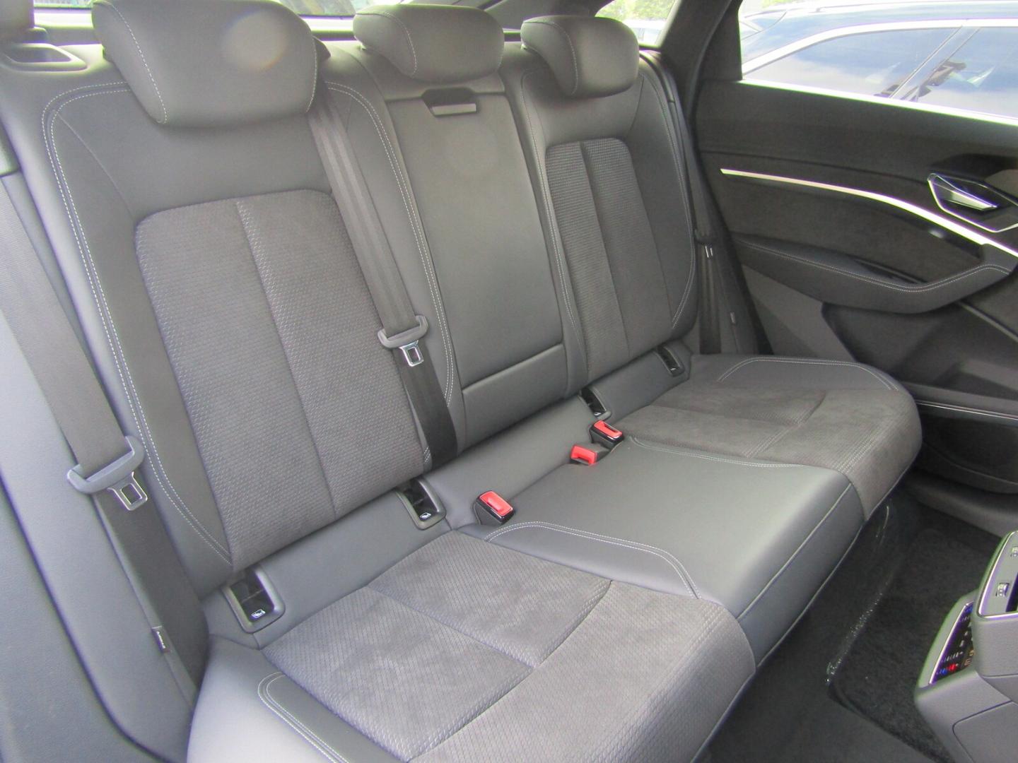 Image about Audi e-tron Sportback 50 quattro S line 230,00 kW