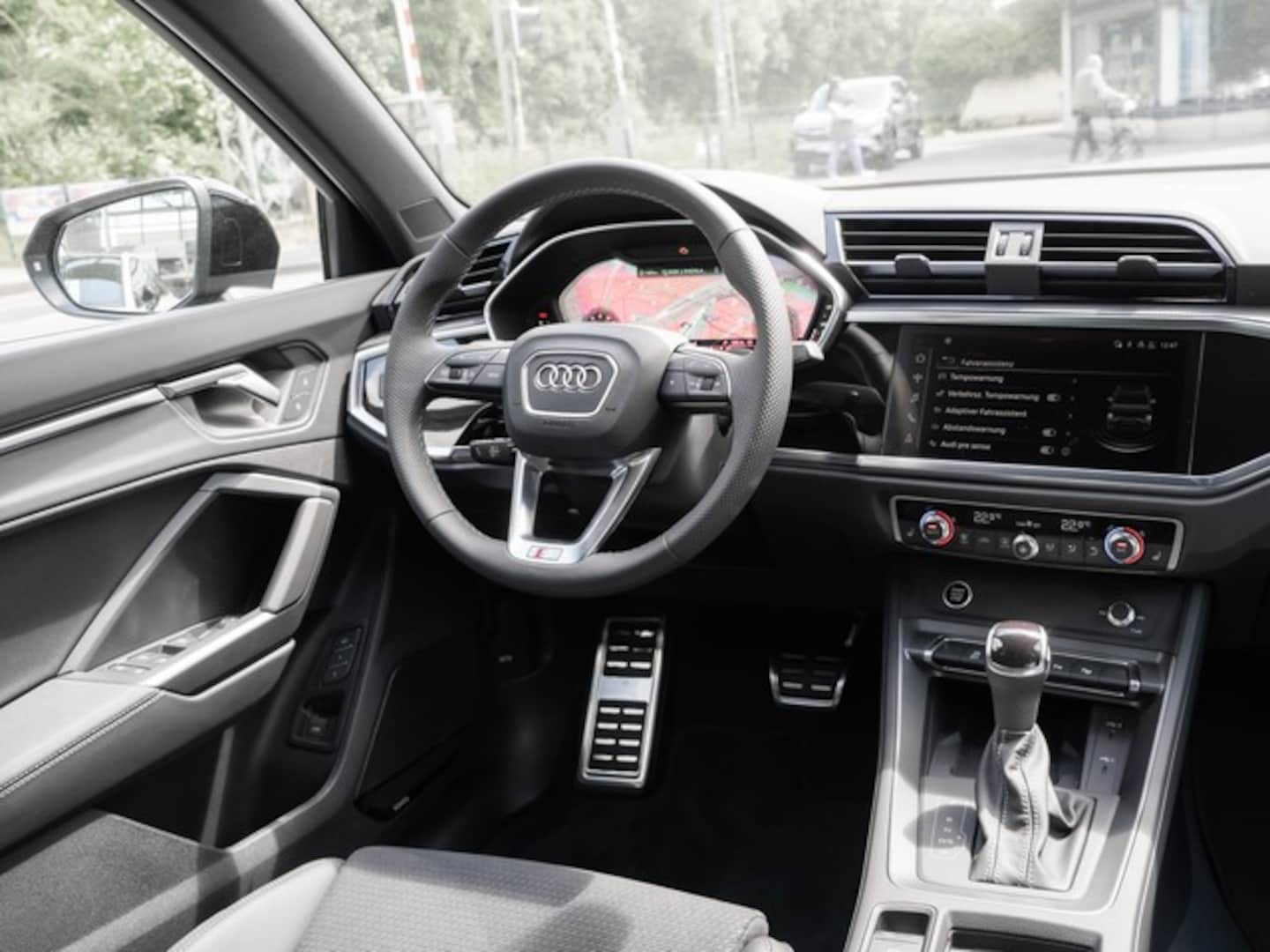 Bild über Audi Q3 S line 35 TFSI S tronic - für weitere Informationen kontaktieren Sie den Audi Partner
