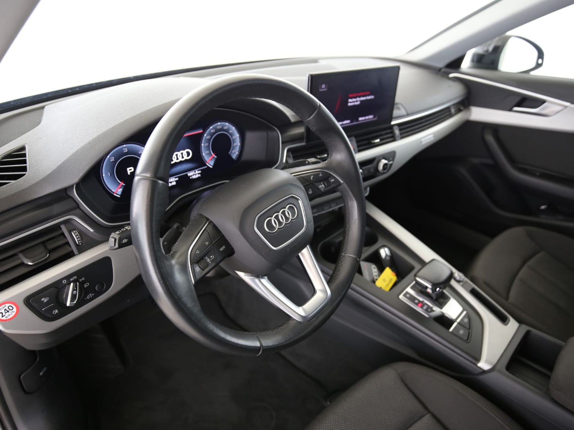 Audi A4 Avant S line