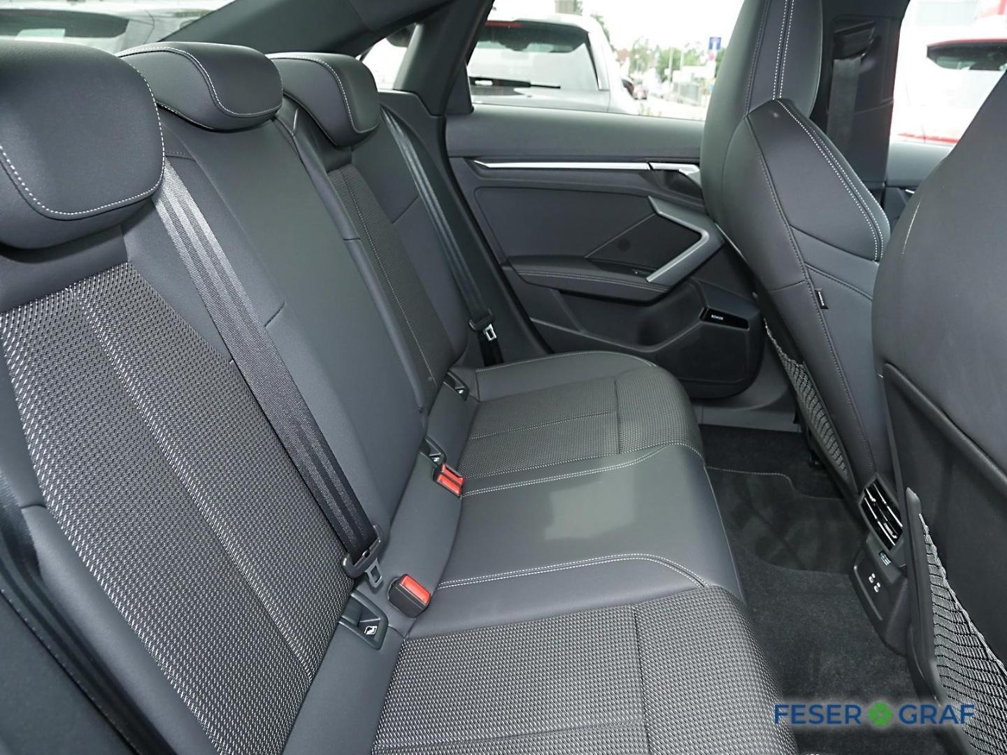 Bild über Audi S3 Limousine TFSI quattro S tronic - für weitere Informationen kontaktieren Sie den Audi Partner