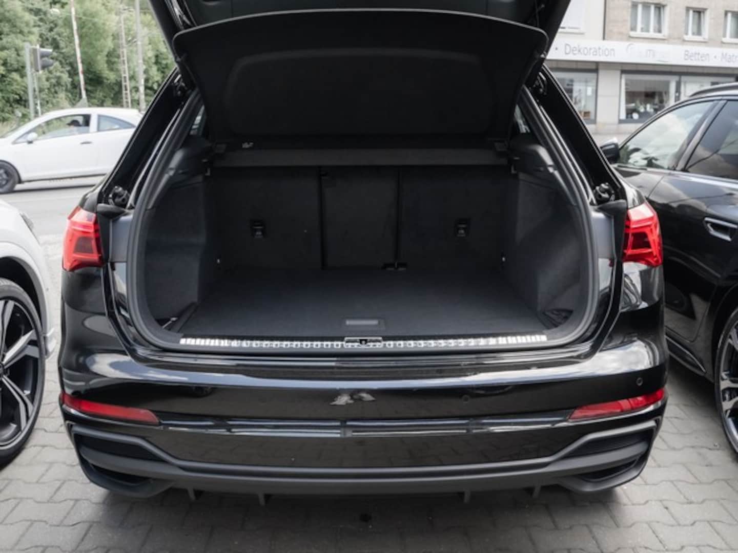 Bild über Audi Q3 S line 35 TFSI S tronic - für weitere Informationen kontaktieren Sie den Audi Partner