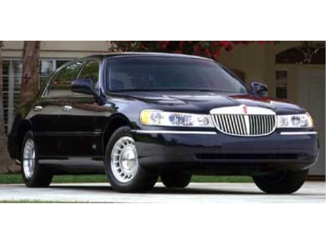 2000 Lincoln Town Car's photo