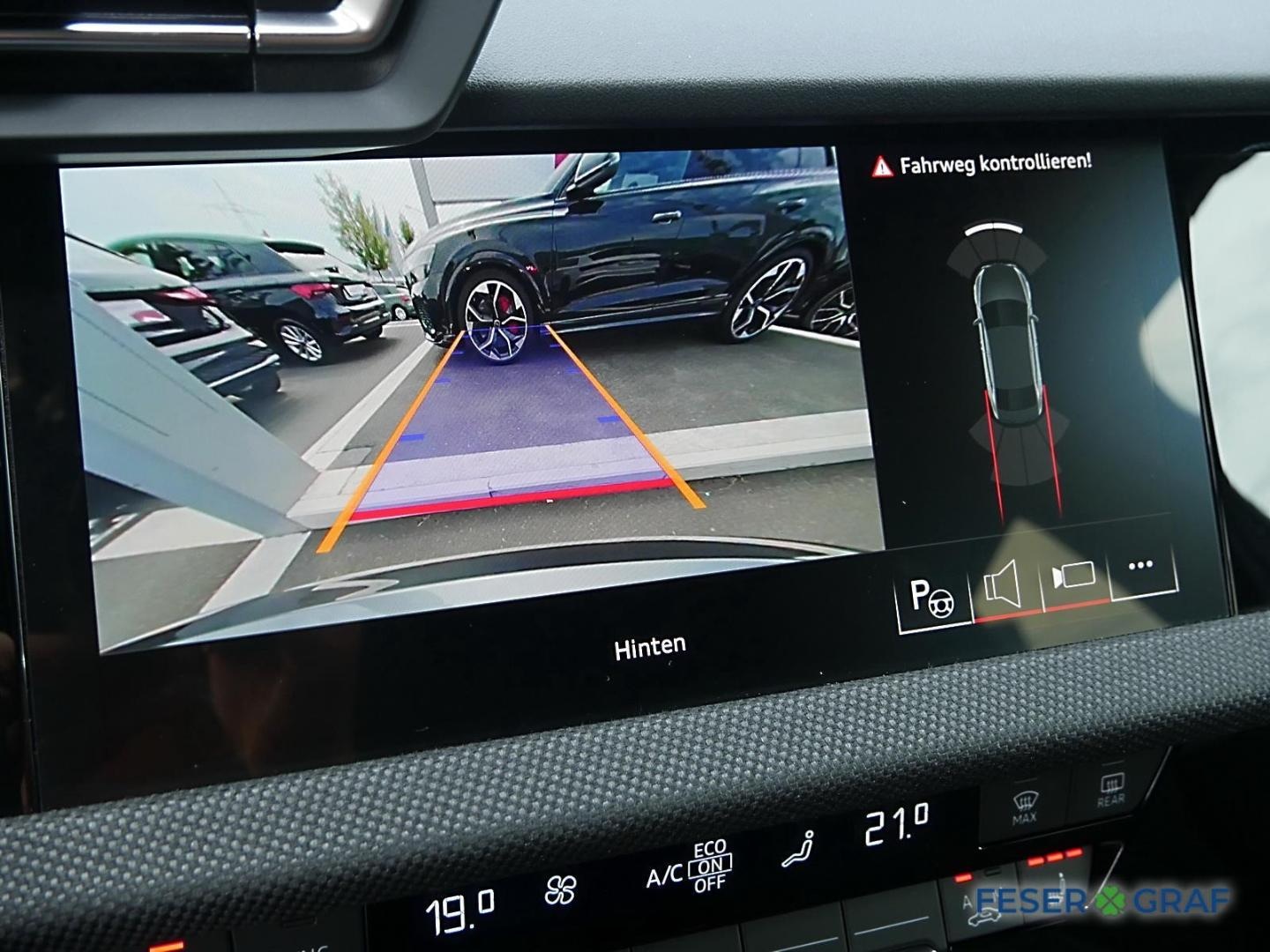 Bild über Audi S3 Limousine TFSI quattro S tronic - für weitere Informationen kontaktieren Sie den Audi Partner